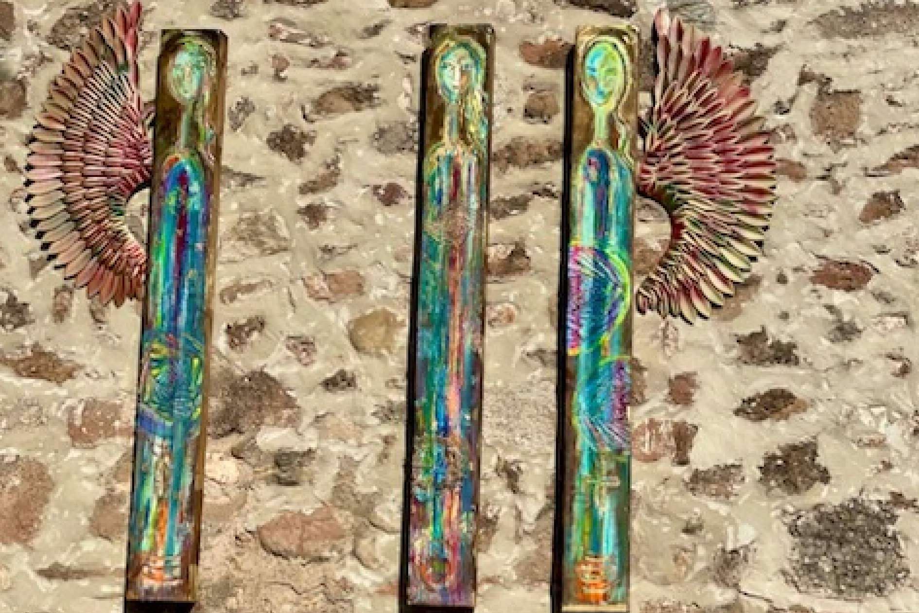 Pilar Almagro y su exhibición Magna exposición de Tótems en el Pirineo