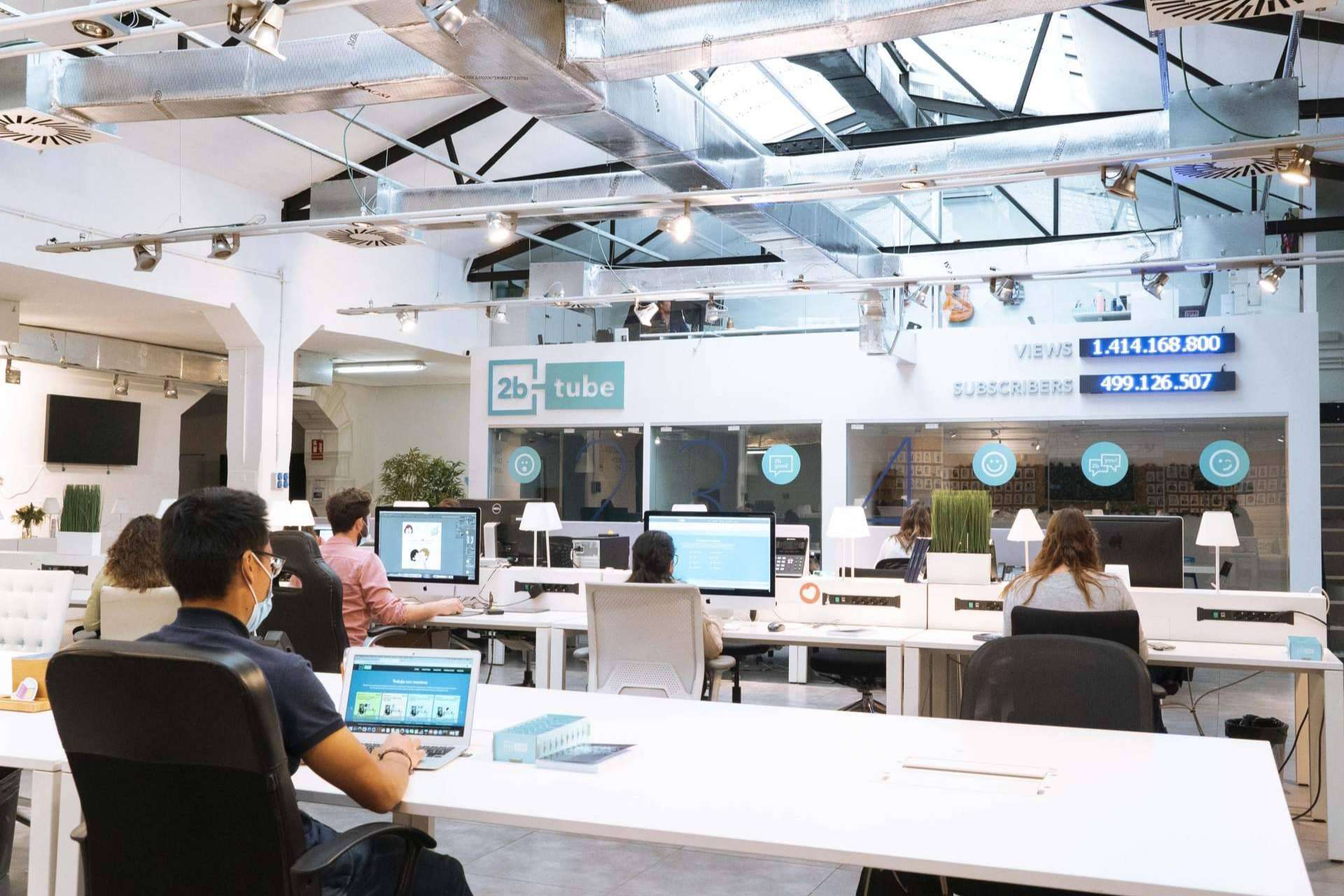2btube, de representar influencers a convertir en influyentes a las marcas