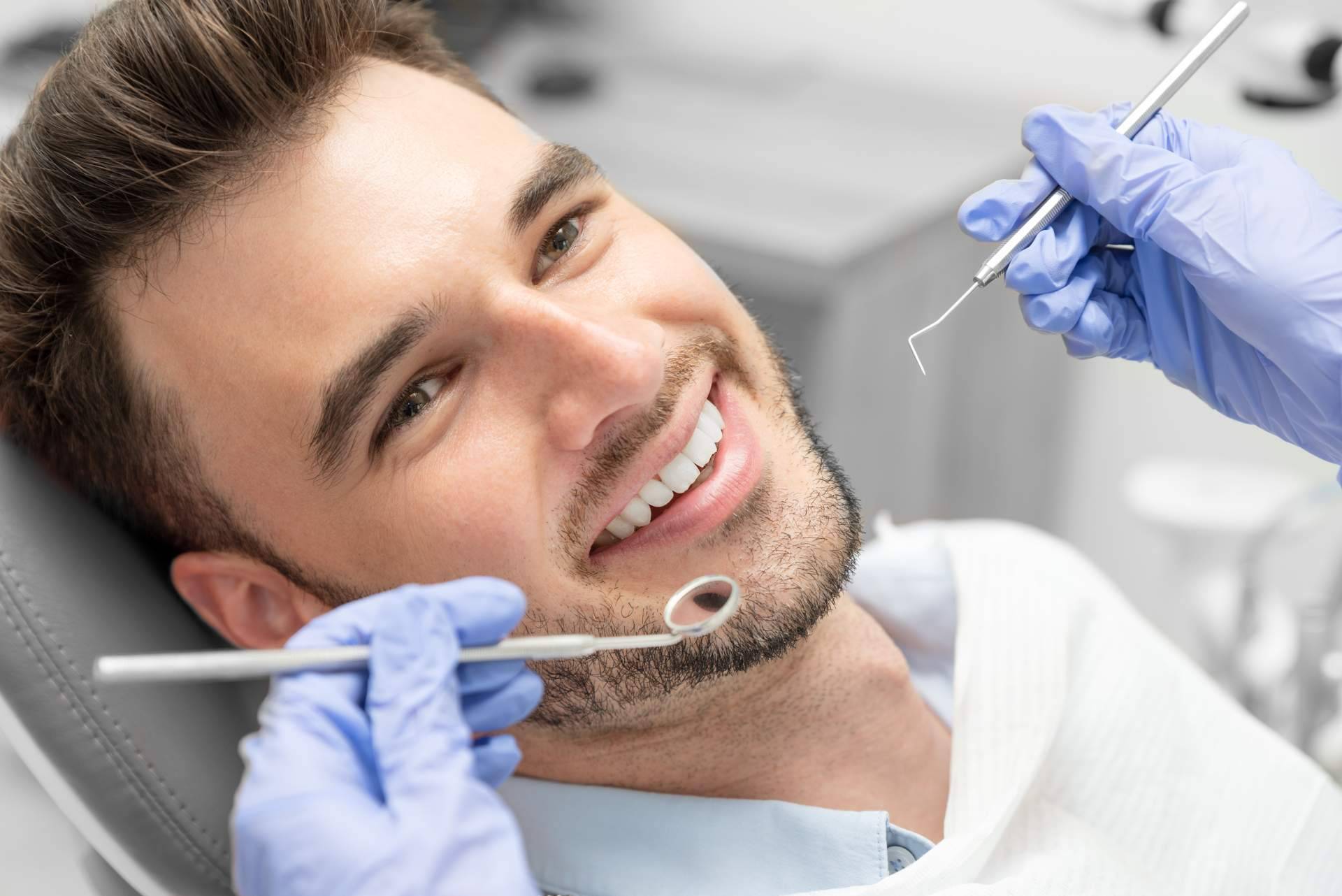 ¿Dónde encontrar especialistas en estética dental Barcelona? Carlos Saiz Smile