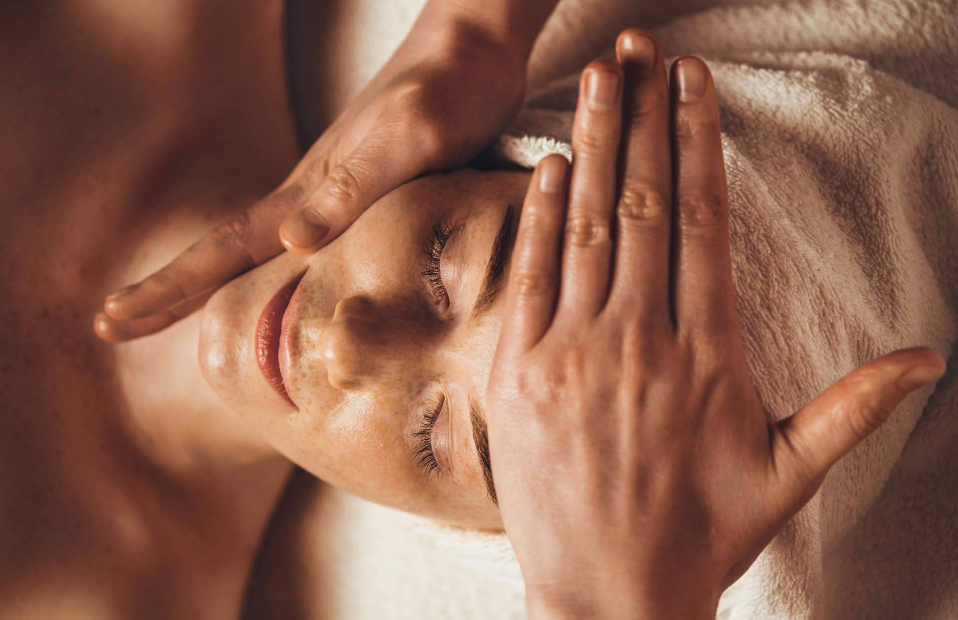 Aquapure dispone de productos para el cuidado facial inteligente y tratamiento de la piel