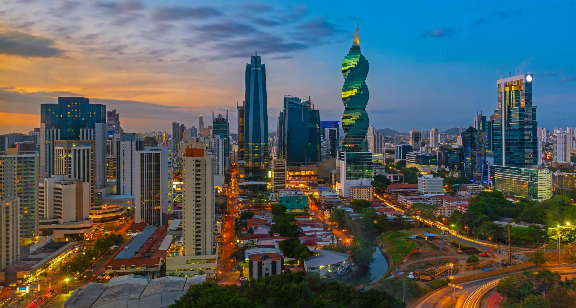 Invertir y hacer negocios en Panamá; Grupo Los Pueblos