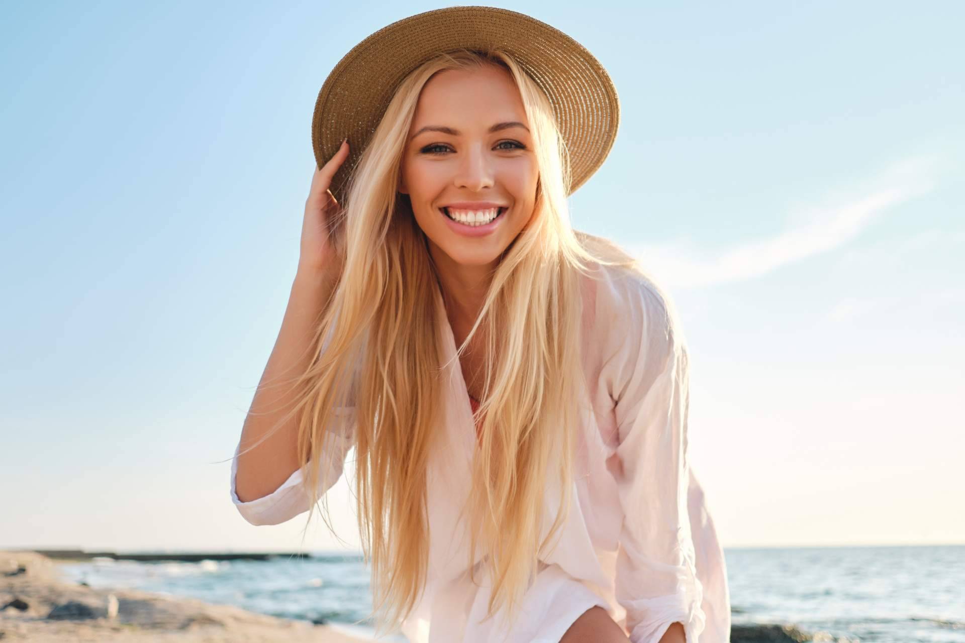 Las recomendaciones sobre el cuidado de las extensiones en verano de SHINY Hair Extensions