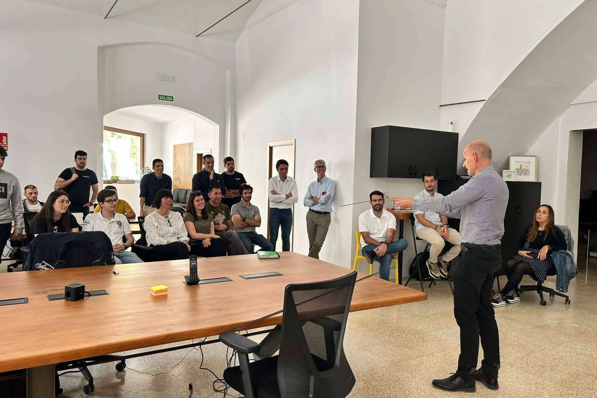 Con la finalidad de trabajar el bienestar del equipo y la retención de talento, Etecnic realiza una semana para sus trabajadores
