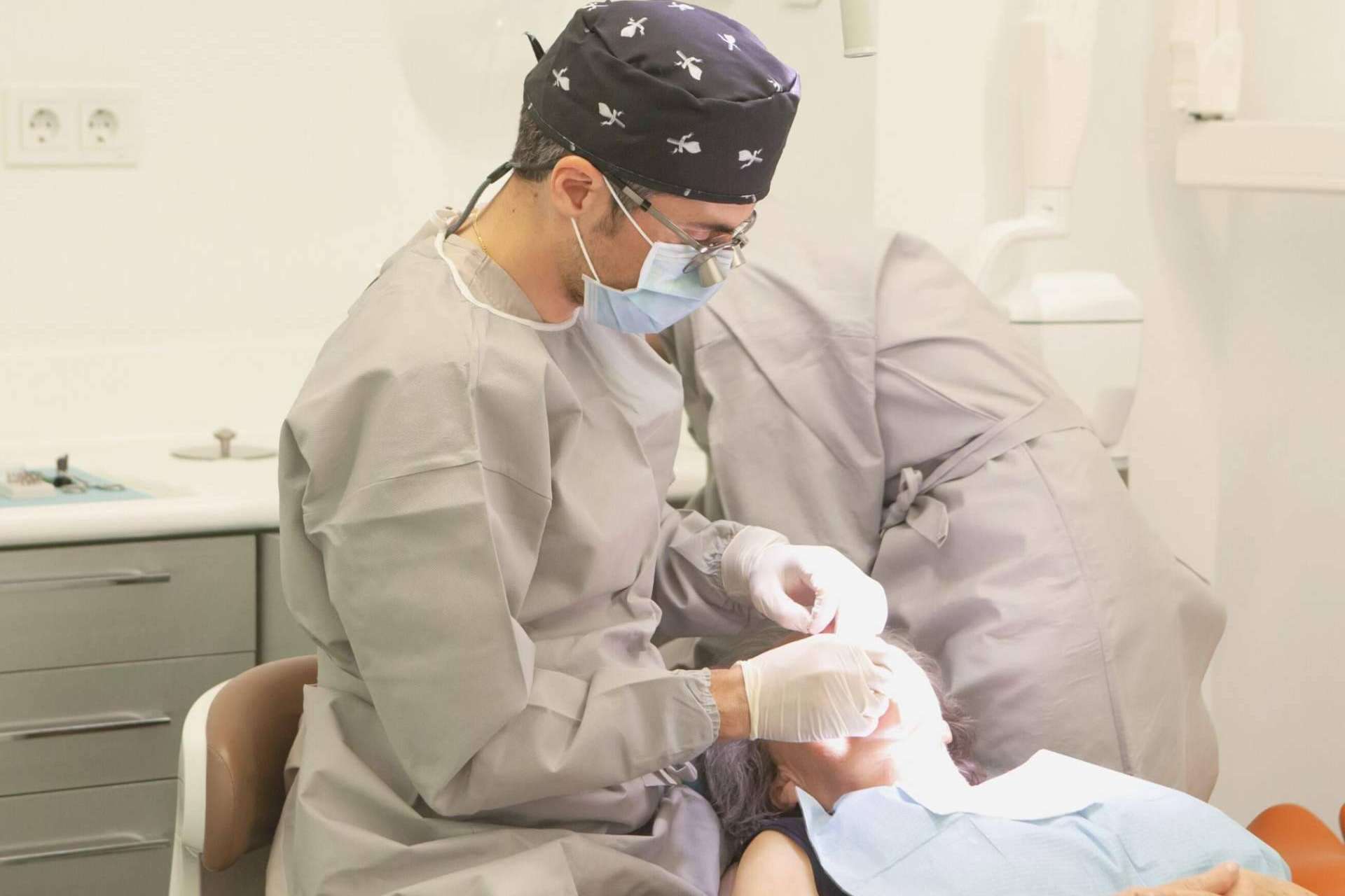 Clínica Dental Ruiz de Gopegui explica qué es el edentulismo y cómo tratarlo