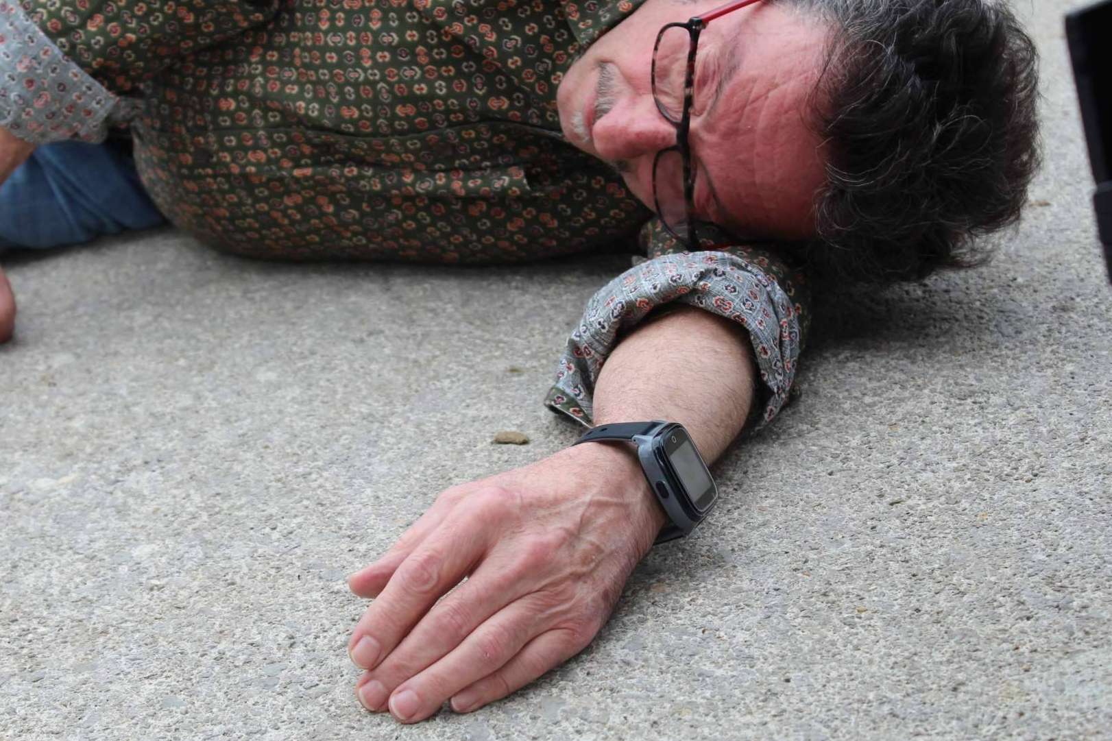 Ayudar a los mayores cuando más lo necesitan con el reloj localizador de SaveFamily