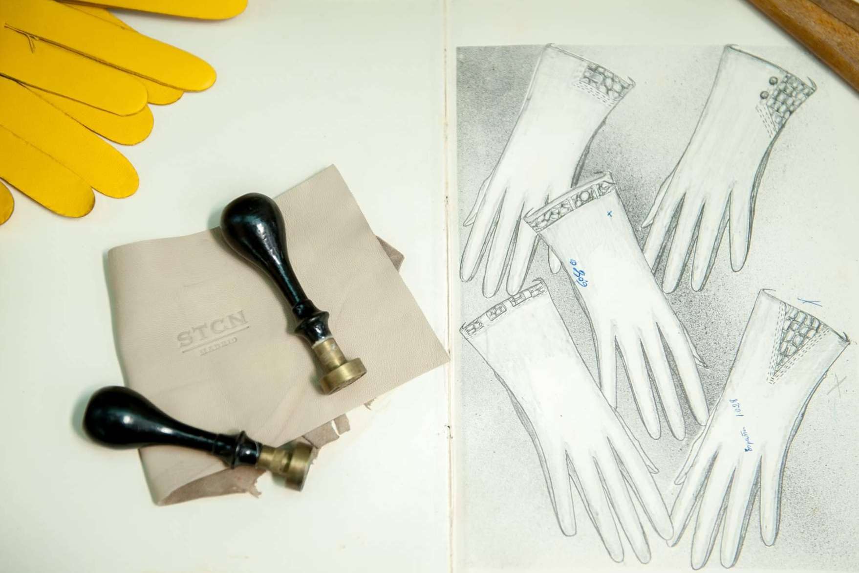 Guantes artesanales de verano en Madrid de la mano de Santacana
