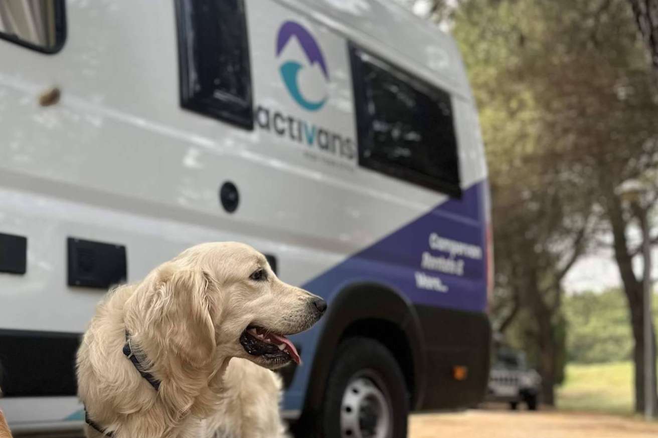 ¿Dónde alquilar autocaravanas en Girona para realizar viajes con perros? Activans