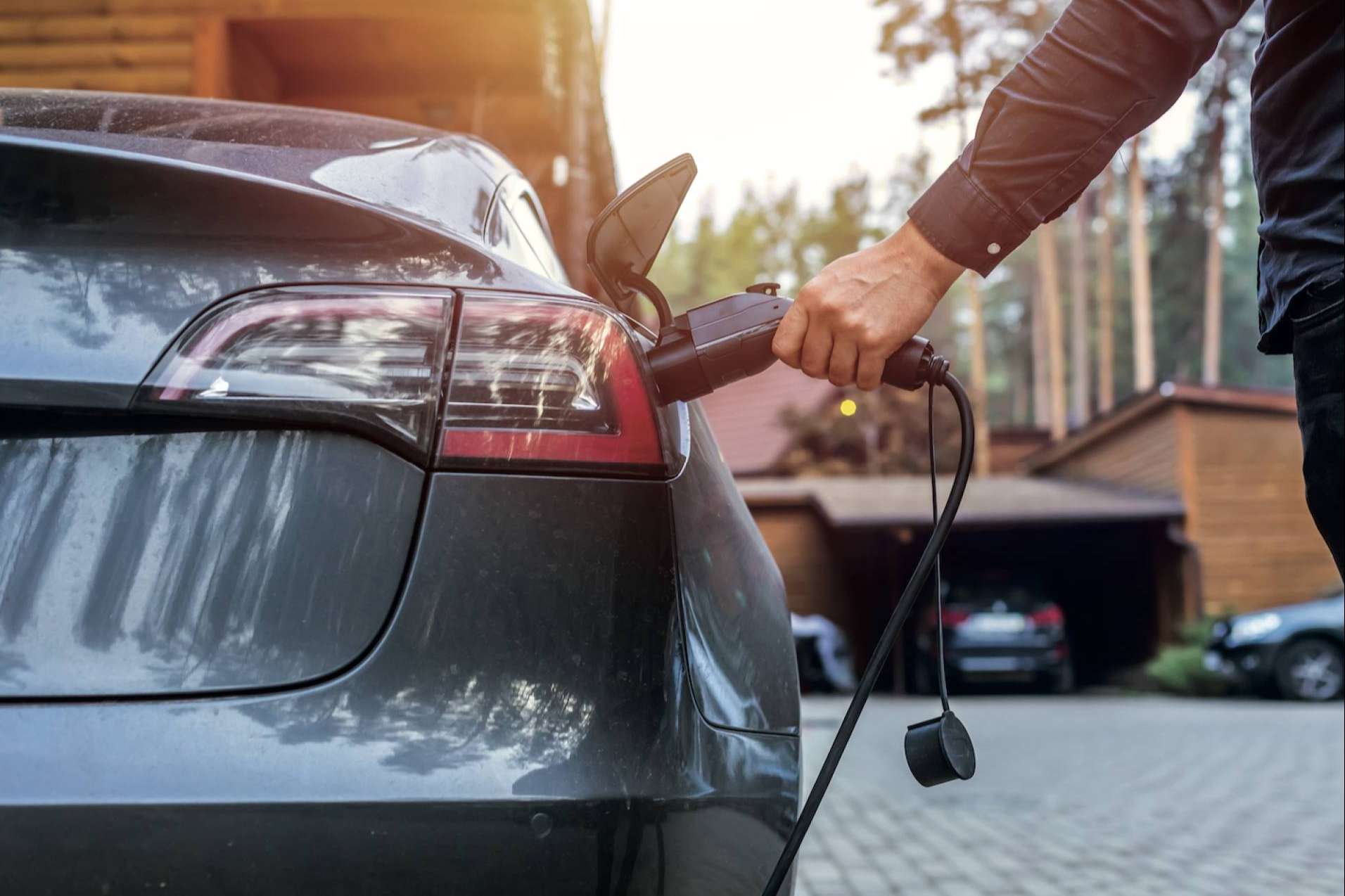 Paradores de Turismo de España desplegará puntos de recarga para vehículos eléctricos en 88 de sus establecimientos con ChargeGuru