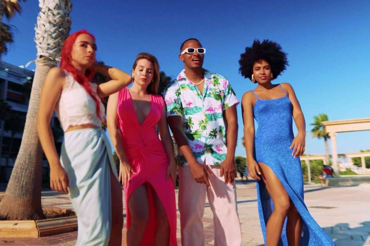 '3 Barbies', el tema de música popular urbana de Toa Kingdom