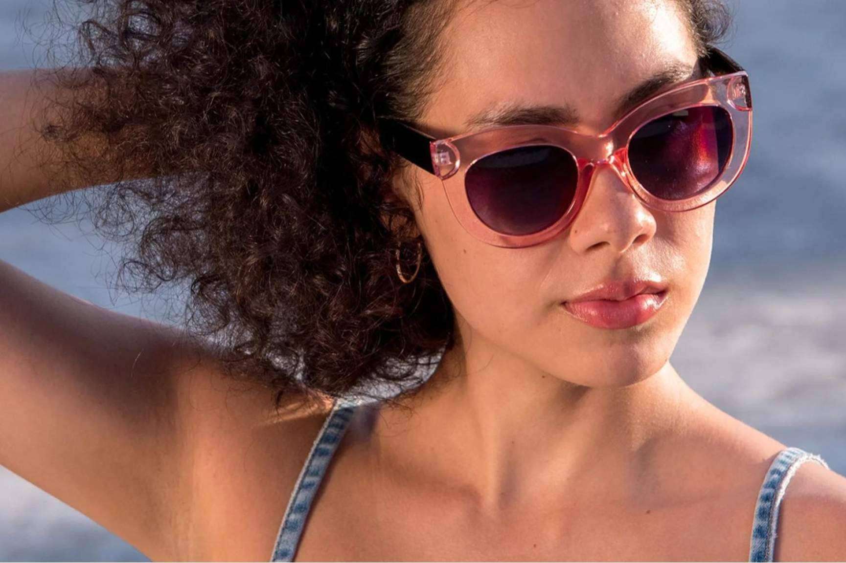 Las gafas de sol rosas de moda para este verano, de la mano de Charly Therapy