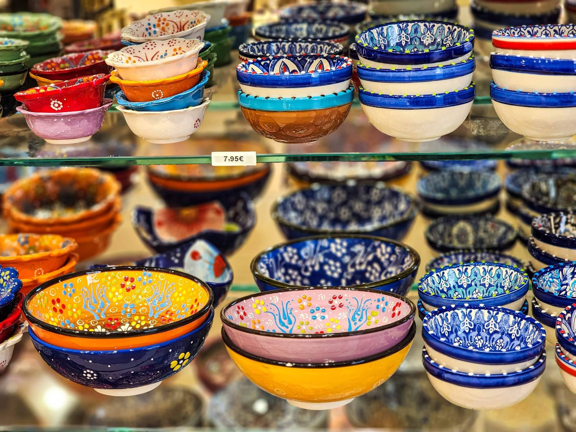 Souvenirs de cerámica y belleza artesanal