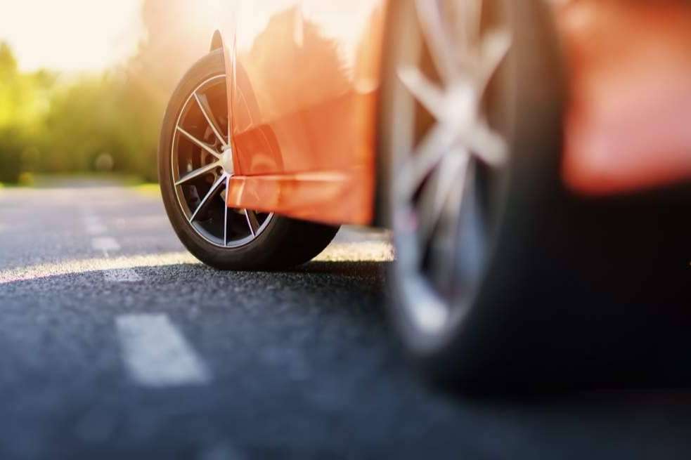 Reclamar por el cartel de coches con Villaquirán Abogados