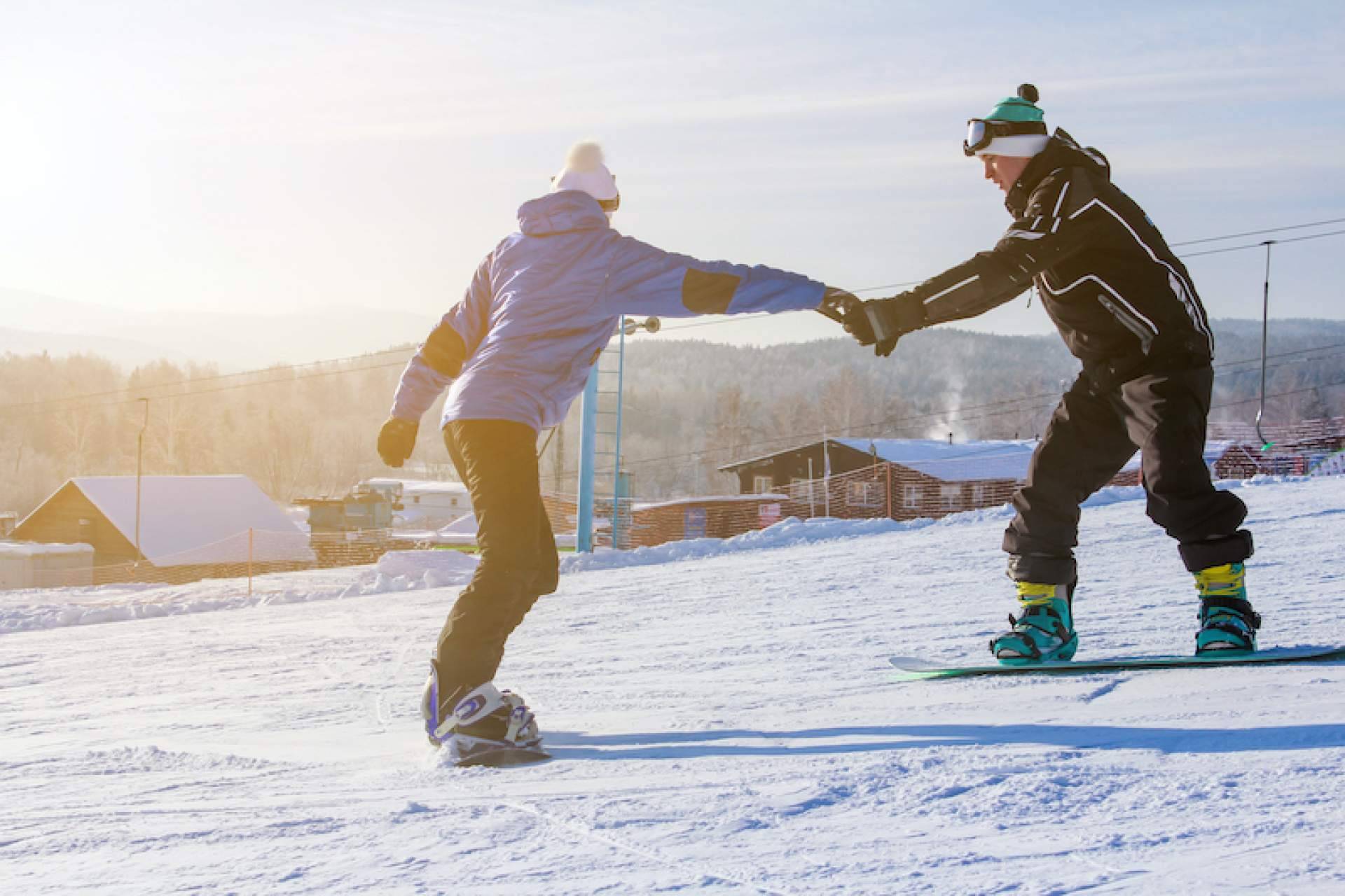 Cómo se preparan los instructores de esquí y de snowboard durante el verano para la temporada alta de nieve