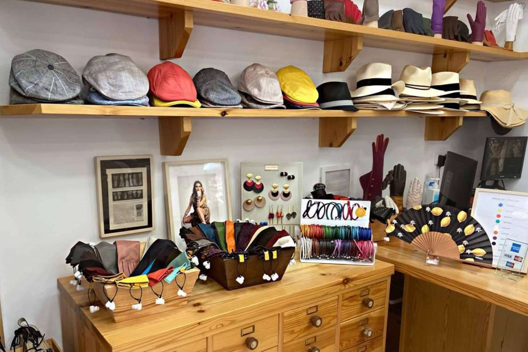 Estilo y elegancia de la mano de los sombreros de Santacana