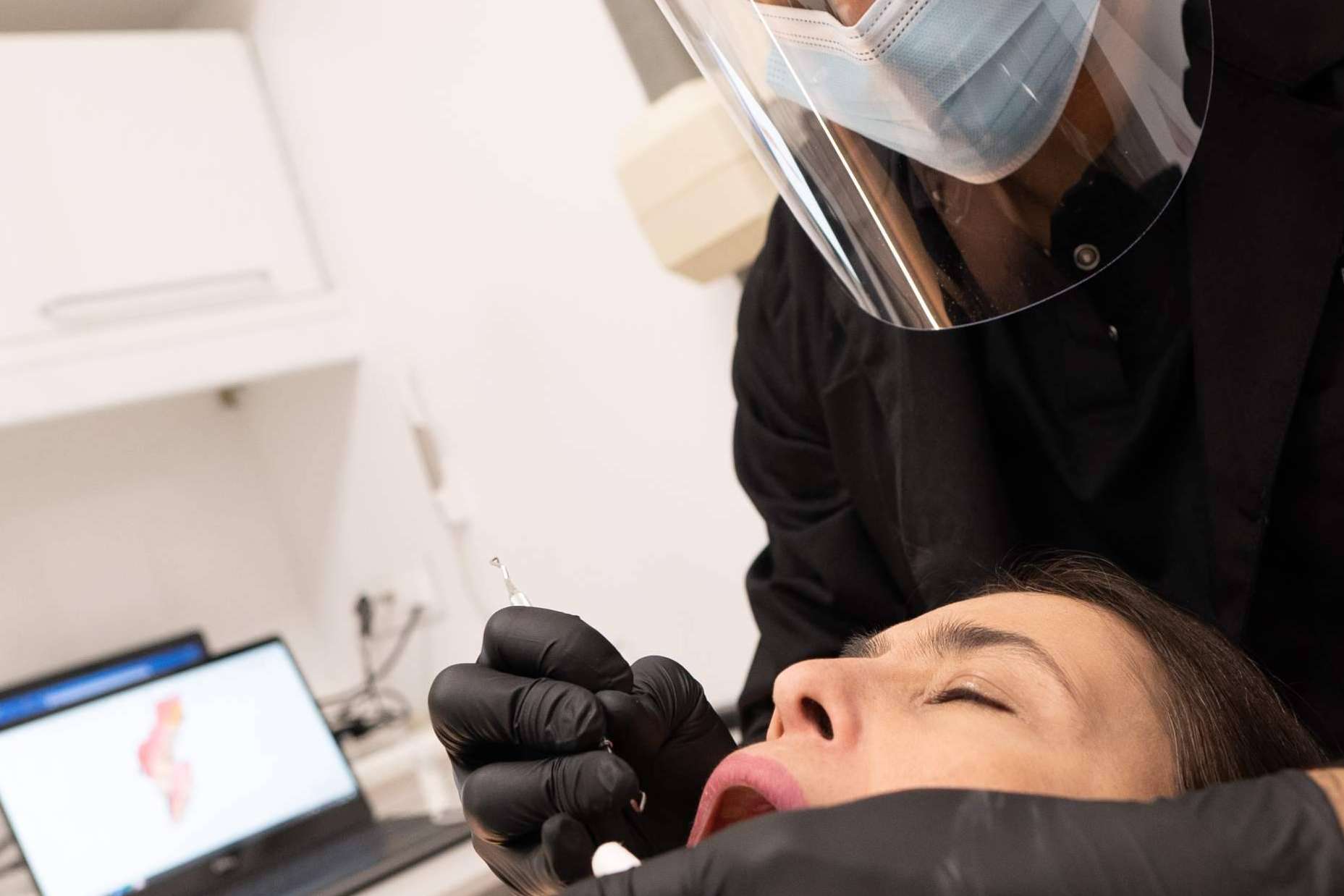 La clínica especializada en servicios odontológicos y cirugía maxilofacial, Clínica Calvo de Mora