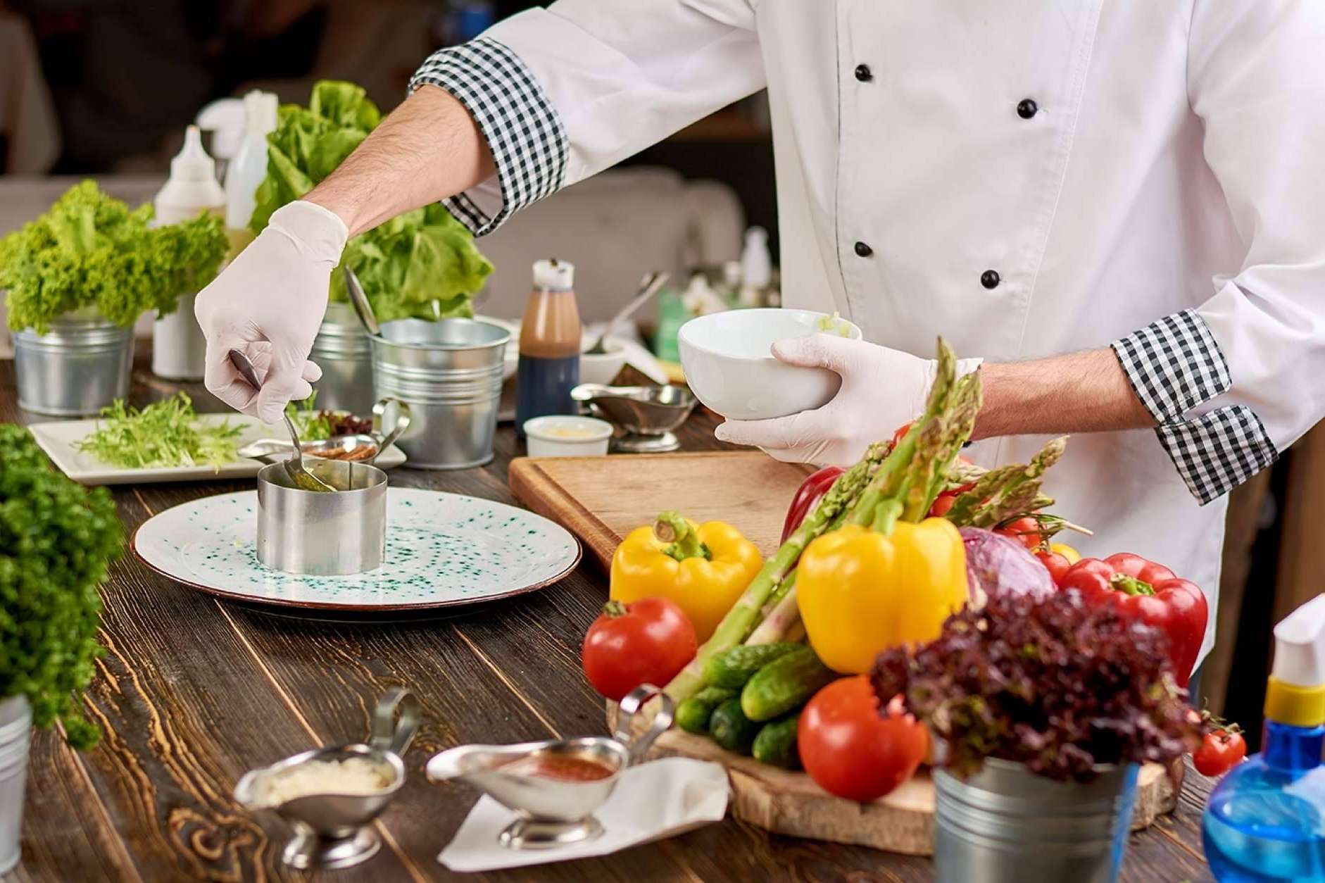 'GASTRONOMÍA de la A a la Z', la obra definitiva para cocineros, estudiantes y aficionados a la cocina