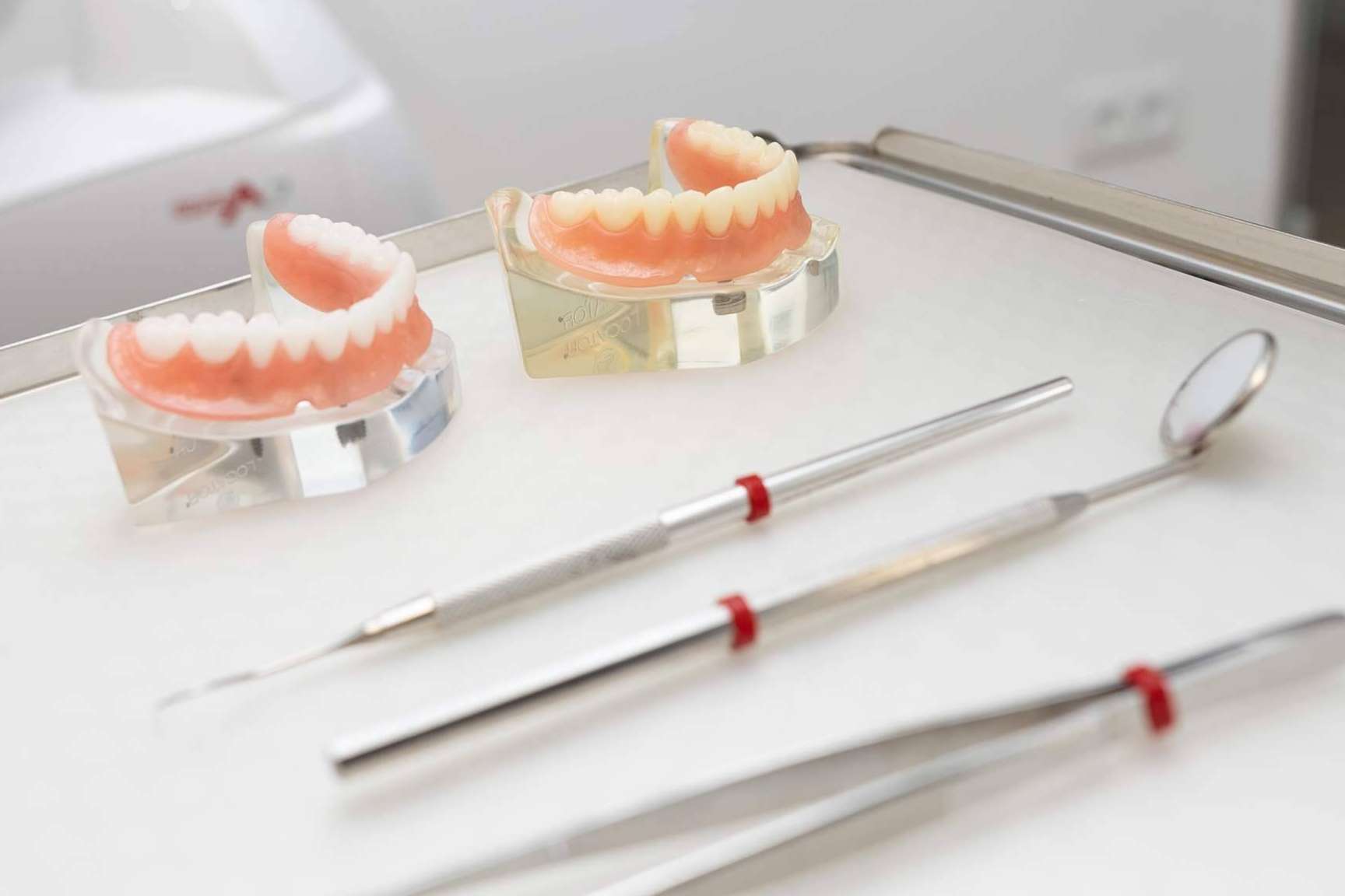 ¿Cómo corregir la sonrisa gingival? Con los expertos de la Clínica Calvo de Mora