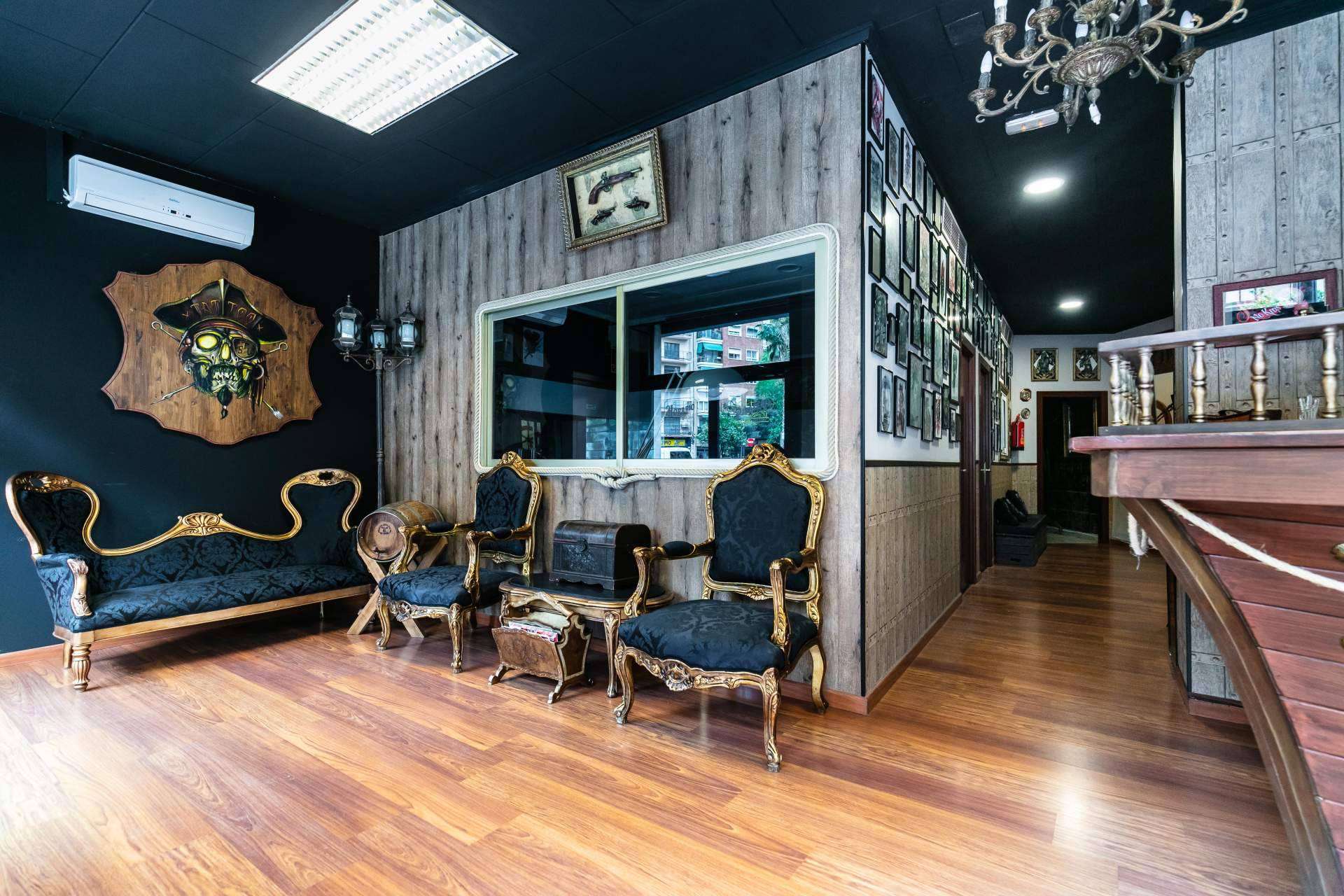 La Piratería Tattoo Ship es uno de los mejores estudios de tatuajes en Valencia en el que personalizar un proyecto de tattoo