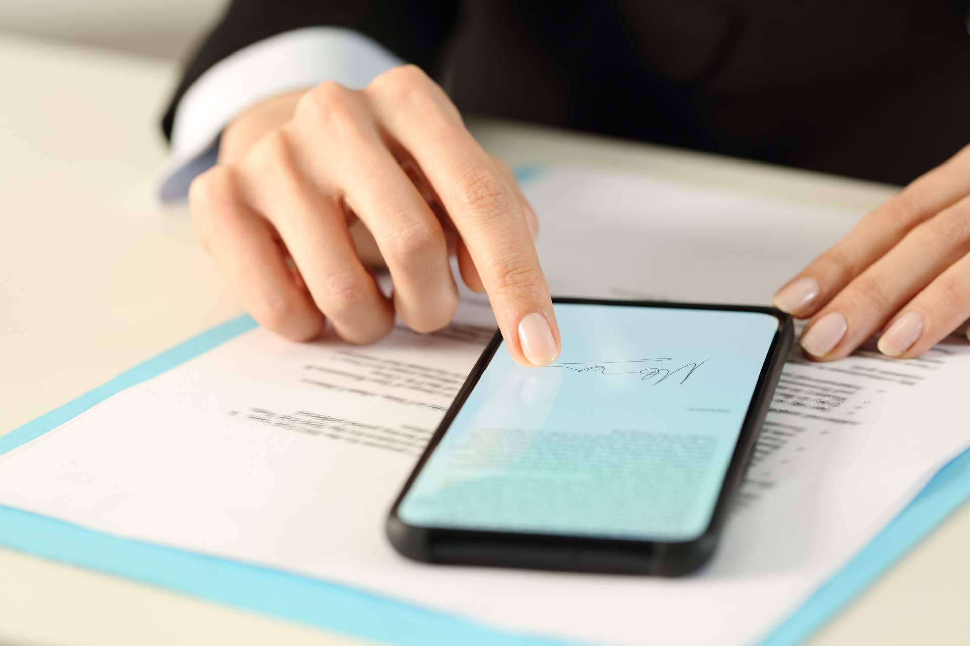 ¿En qué consiste la firma digital de AVIVA VOICE?