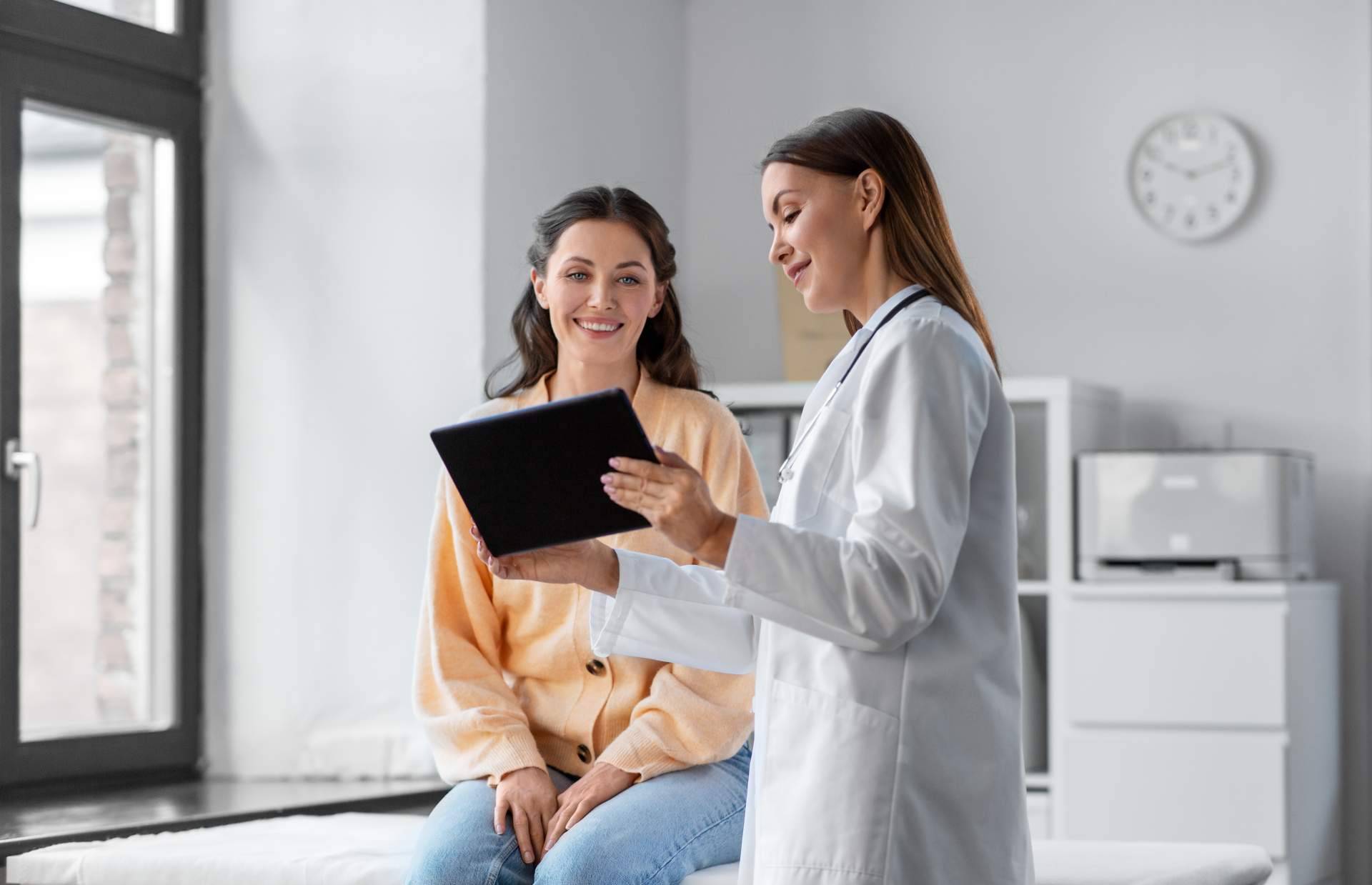 El uso de asistentes virtuales para solucionar problemas de salud, por CareMe AT Home