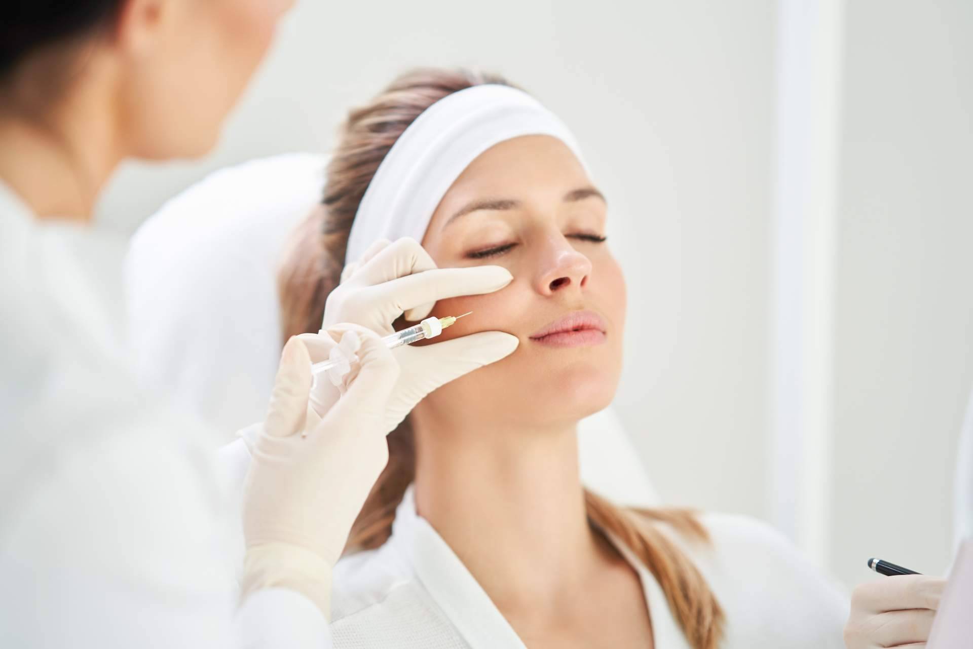 Tratamiento con bótox, una alternativa segura y sencilla ante la aparición de arrugas en el rostro