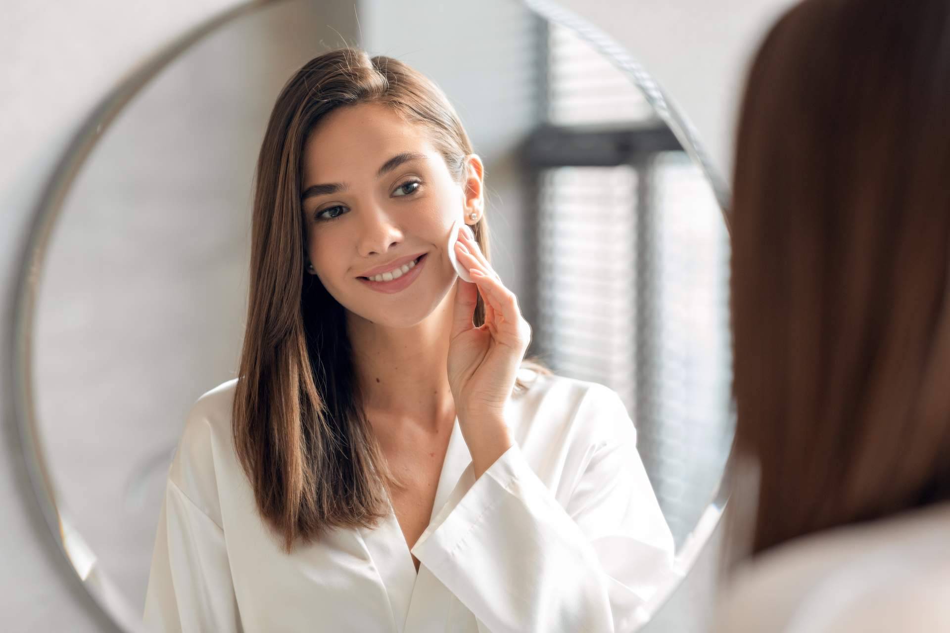 ¿Cómo encontrar el mejor limpiador facial según el tipo de piel? Farmasky
