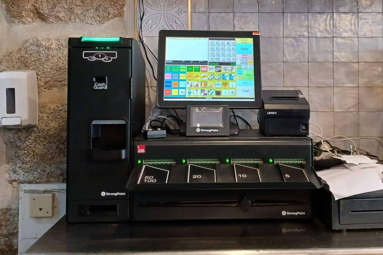 Descubrir por qué cada vez más comercios escogen CashGuard, la caja registradora inteligente de Telsystem