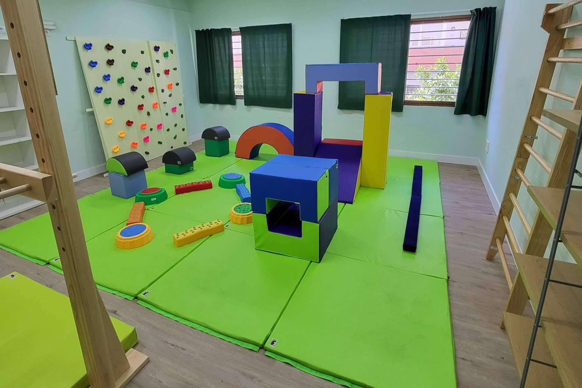 La nueva aula de psicomotricidad y mobiliario nuevo de infantil del Colegio Sagrado Corazón de Sevilla