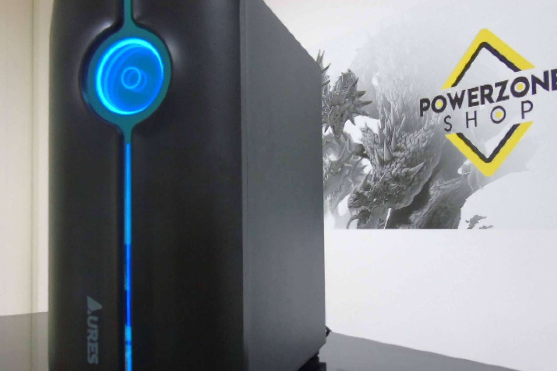 Variedad de PC para oficina con la firma PowerZone Shop