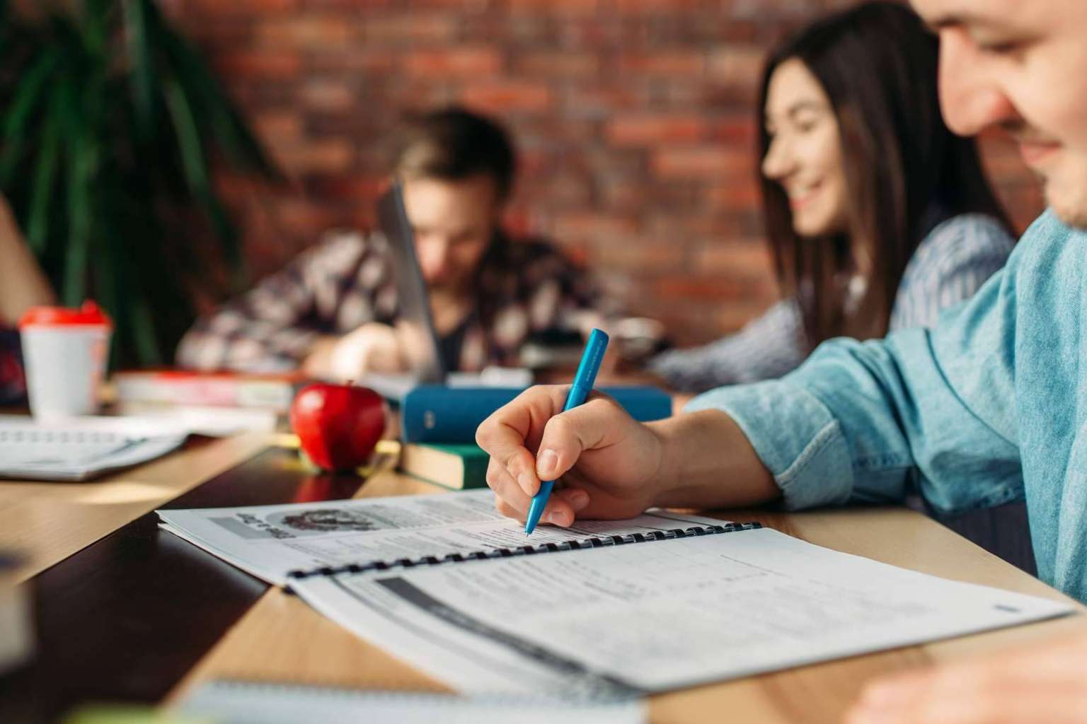 El Instituto de Estudios y Empleo se enfoca en que sus estudiantes encuentren empleo Madrid