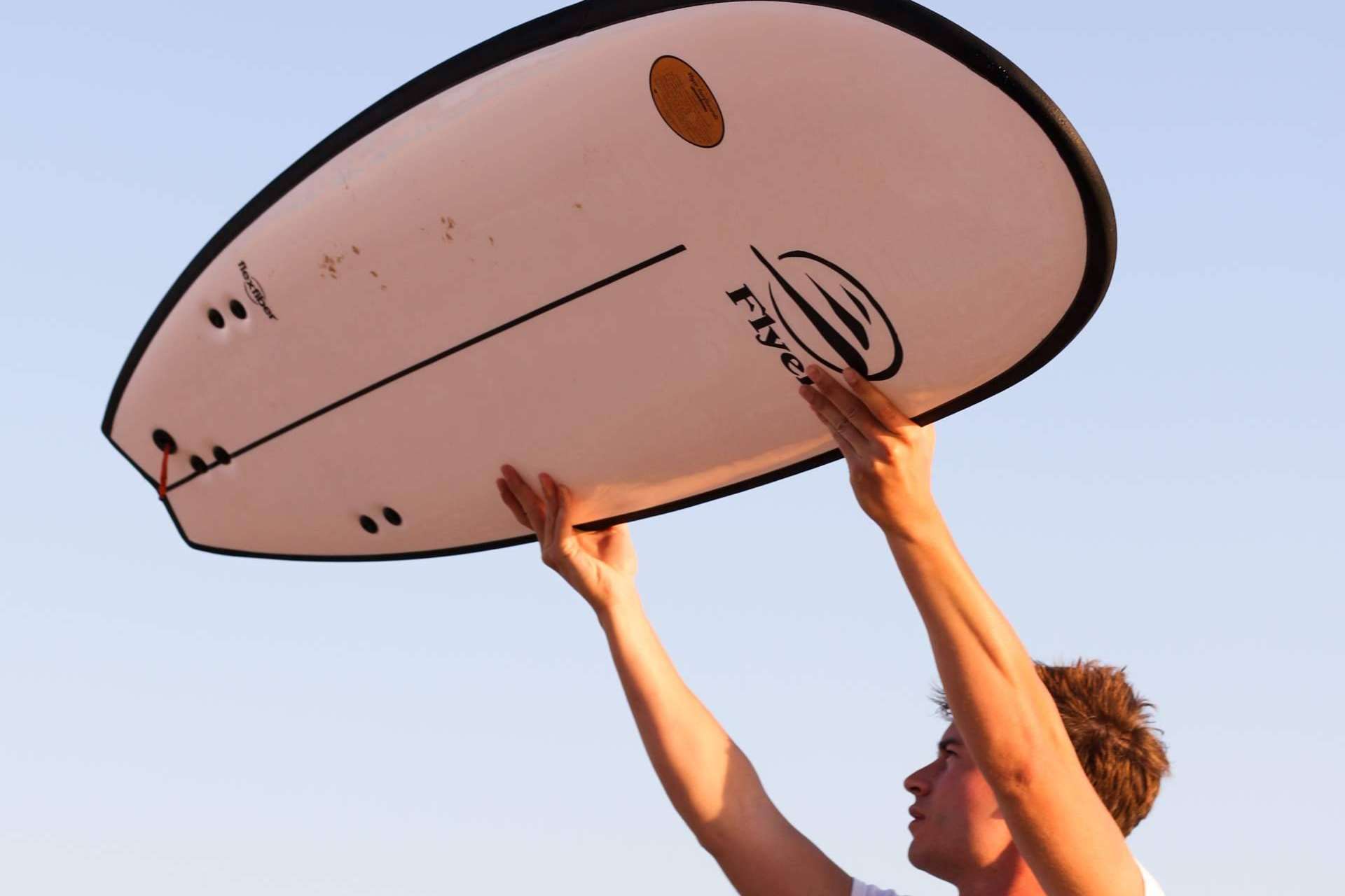 Entrevista con la marca que necesita cualquier surfista principiante, Flysurf