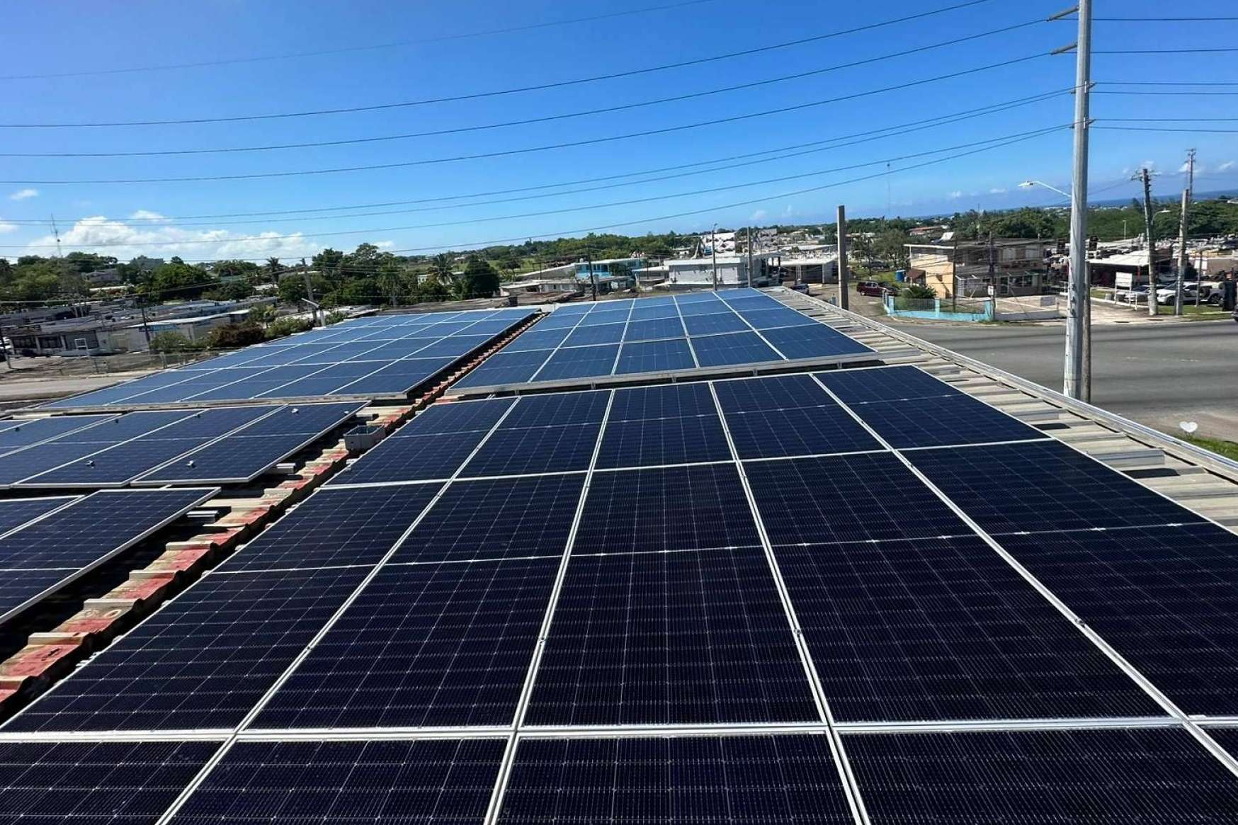 El proyecto solar de reSOLient en gasolineras Puma y Texaco
