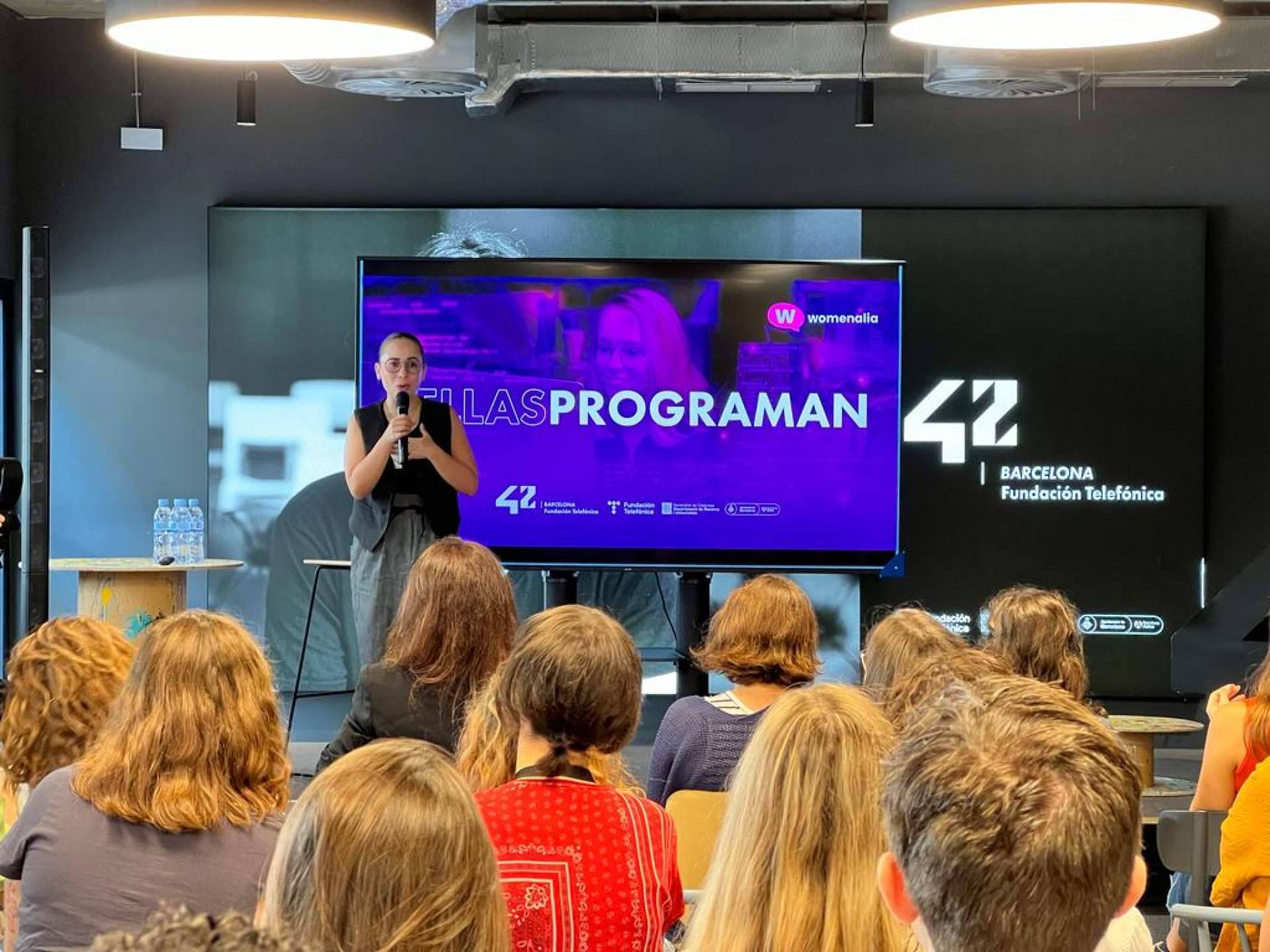 #EllasPrograman, la iniciativa de Womenalia y Fundación Telefónica que promueve el talento femenino STEAM, cuenta con la participación de 200 mujeres