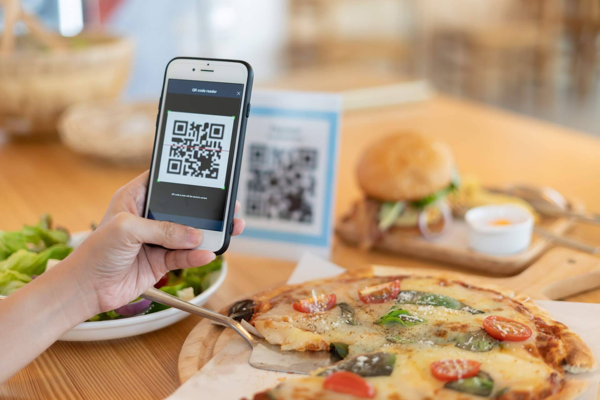 La alternativa de MenuMaker para los negocios gastronómicos que llegó para quedarse, los menús digitales con código QR