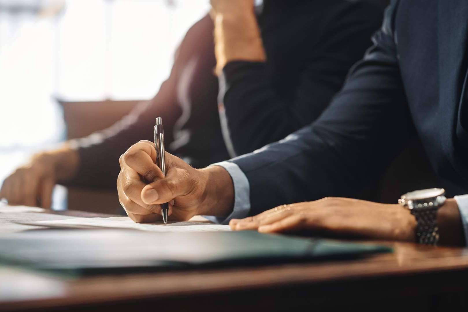 Defensa jurídica a particulares y empresas, de la mano de los profesionales de Tierno Centella