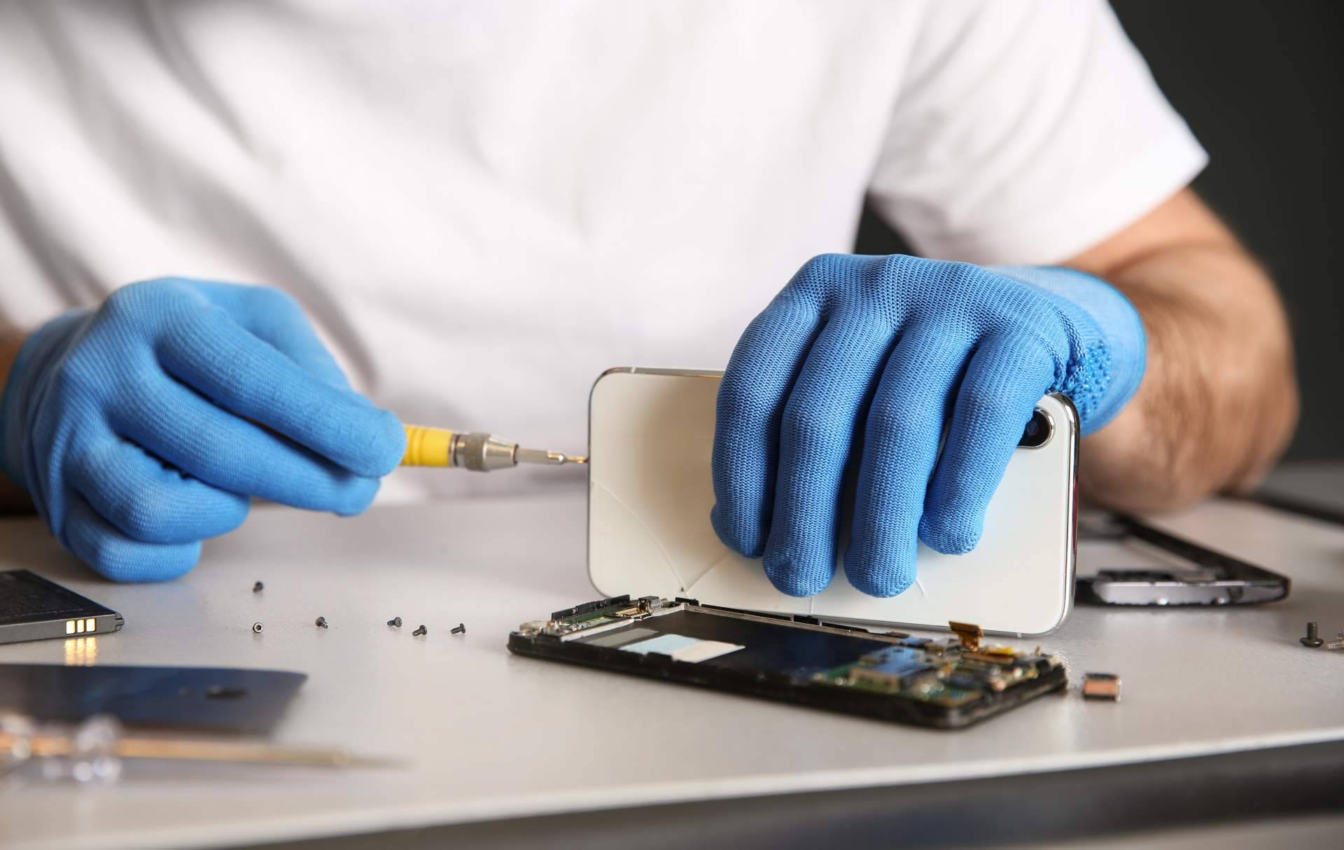 Mundo del Móvil se encarga de la reparación de móviles de todo tipo y de todas las marcas