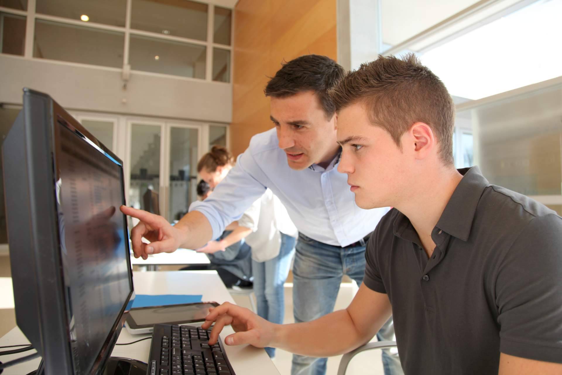 Comprar lotes de informática reacondicionada en Jet Computer