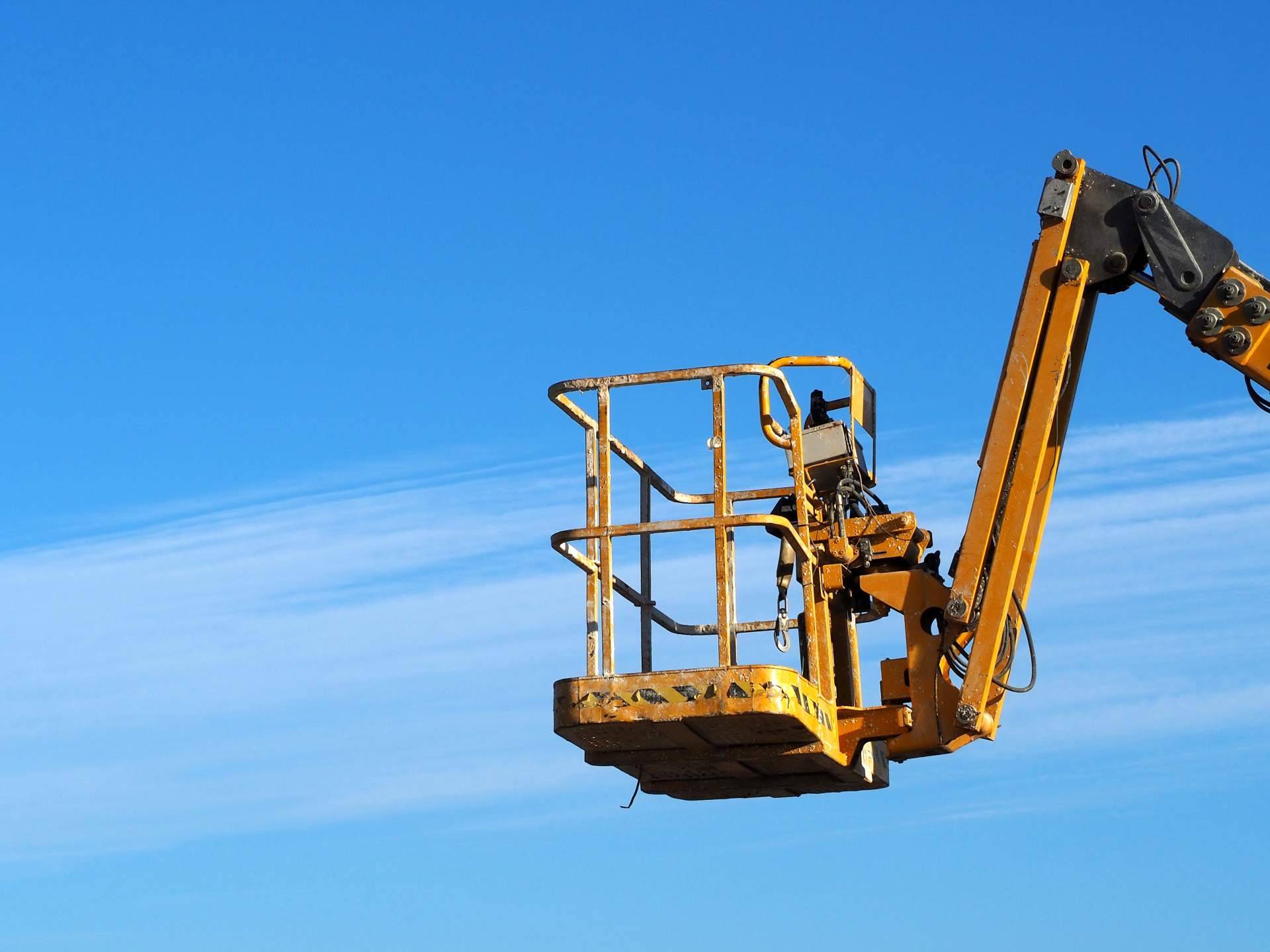 ¿Por qué alquilar una plataforma elevadora con Equipzilla?, una alternativa por la que cada vez apuestan más profesionales