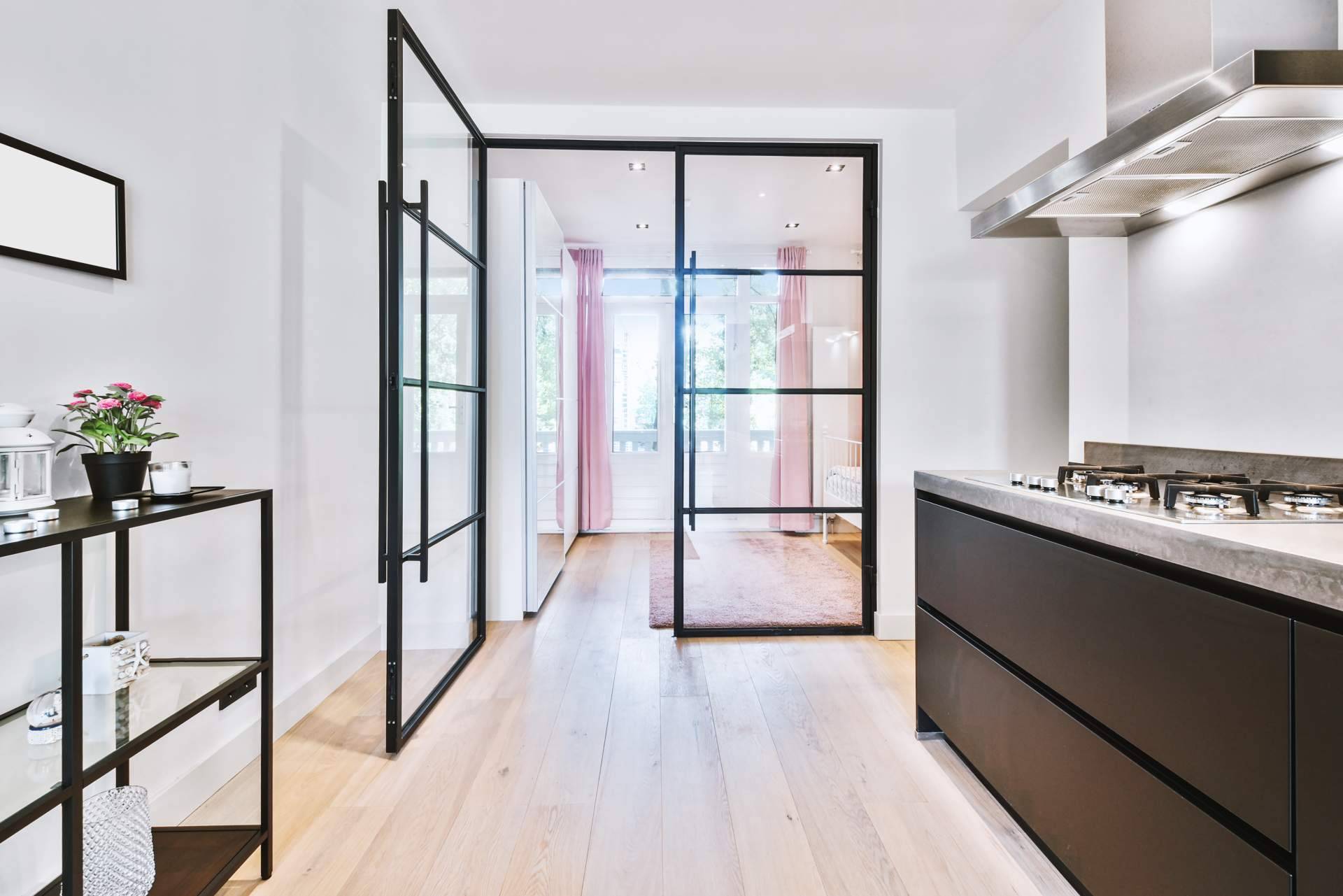 Fácil Reformas sobre el cambio de puertas interiores por otras de cristal abatible