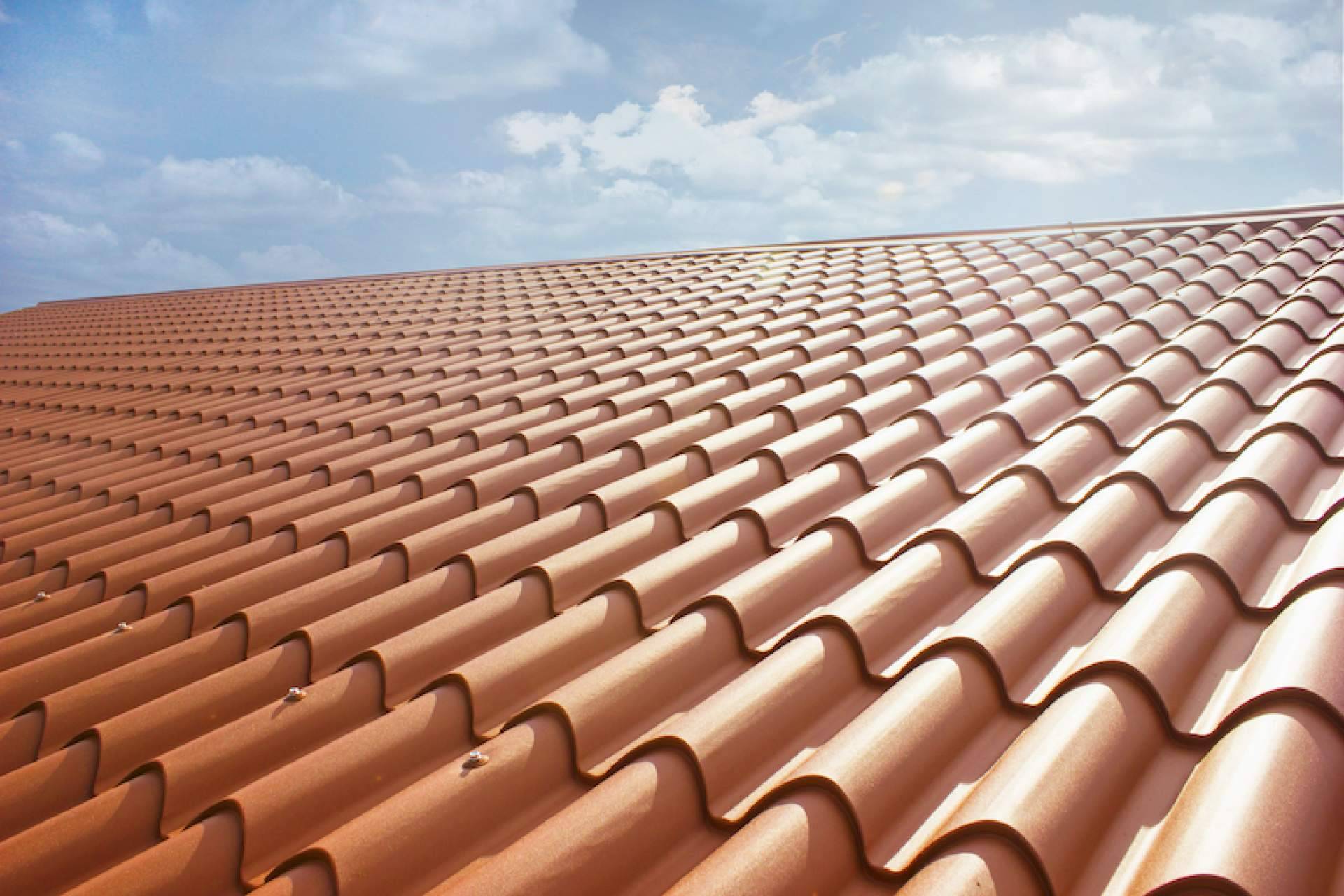 Instalación y alquiler tejado para placas solares, con la empresa Grupo MQ