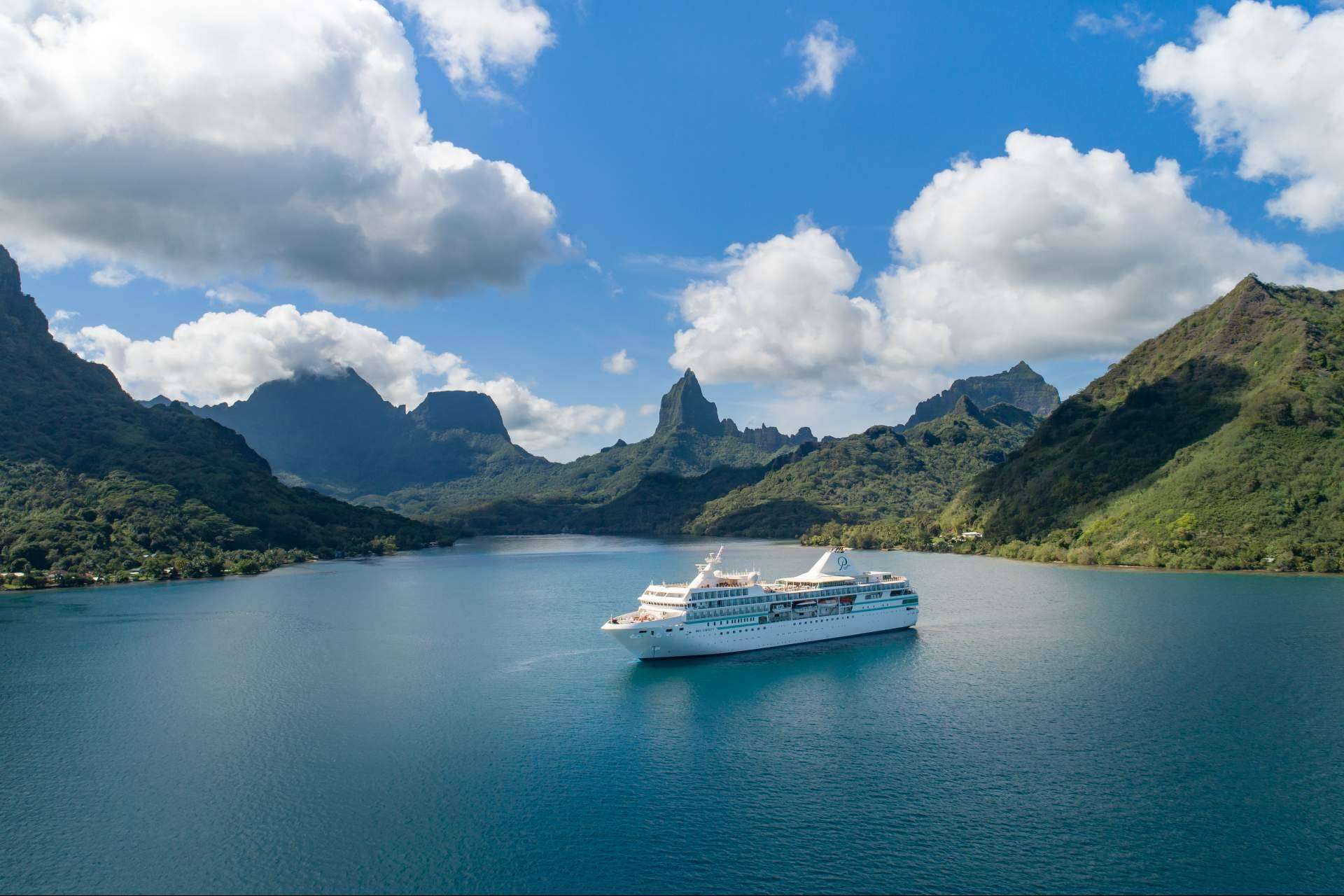 Nuevos viajes para 2025 por Oceanía, Indonesia y Melanesia, con Paul Gauguin Cruises