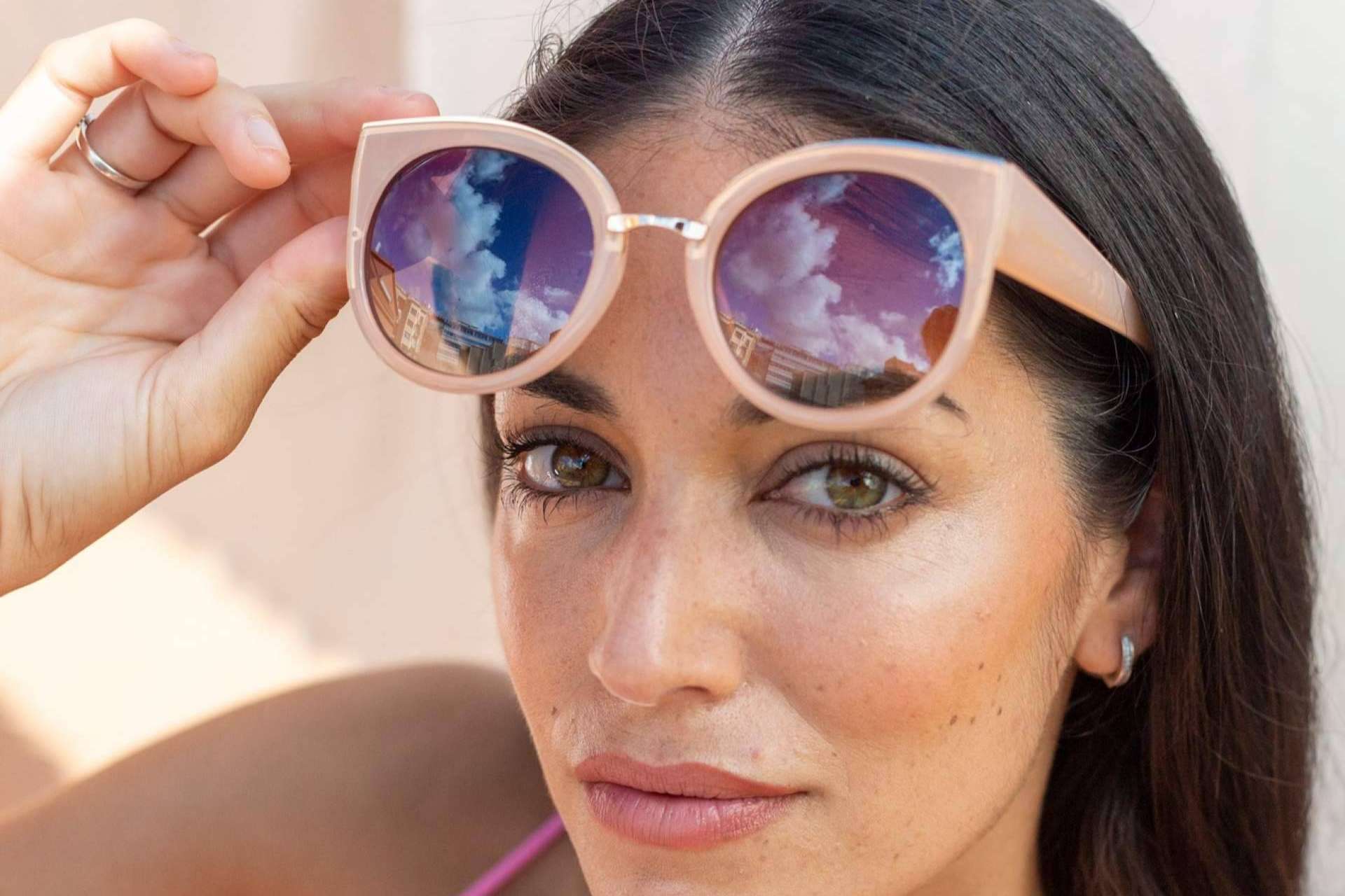 Charly Therapy y su colección de gafas de sol