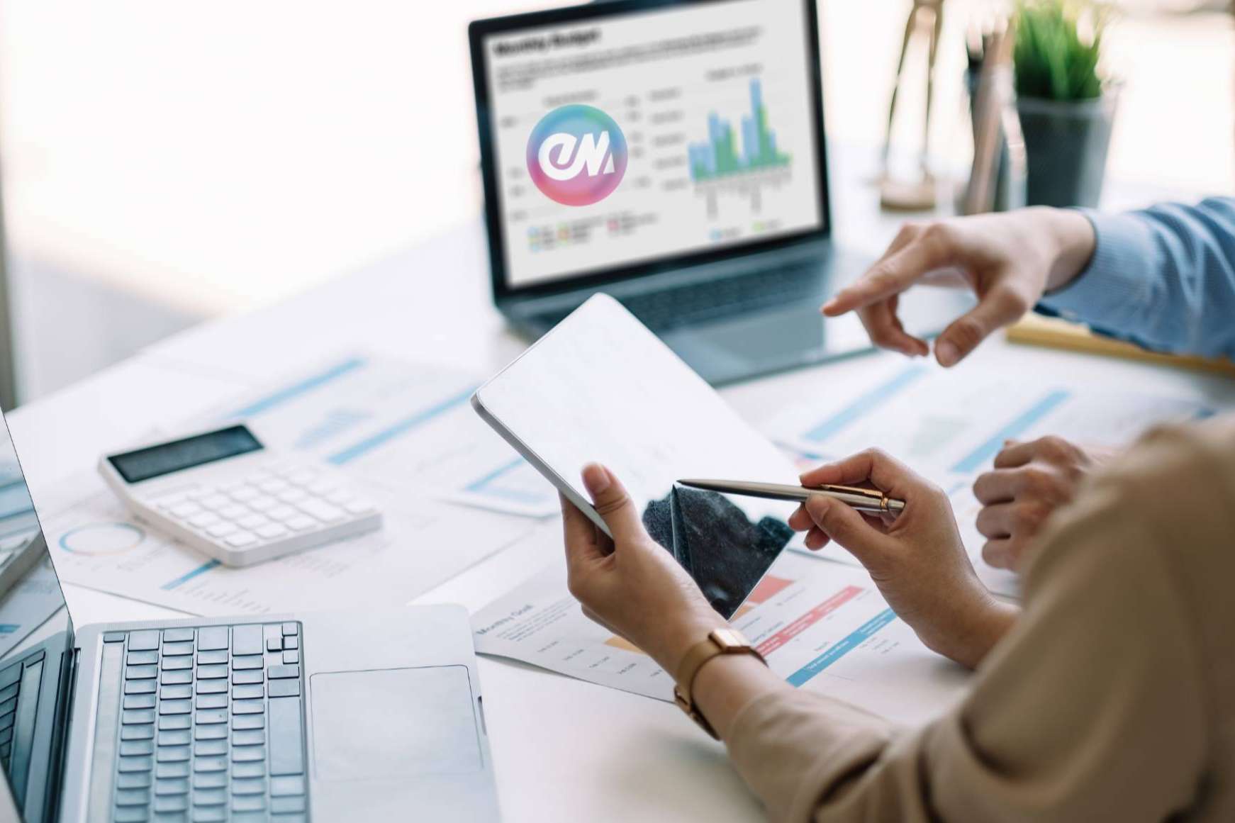 ¿Cómo captar y enamorar a las personas para convertirlas en clientes con una propuesta de valor potente?, por Júlia Parés, CEO de Emociona Marketing