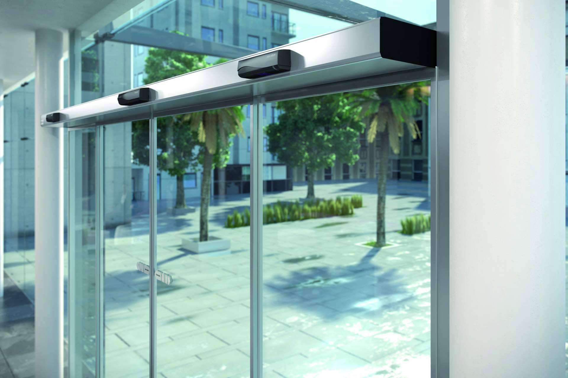 La importancia de la automatización de puertas manuales de comercios, por ASSA ABLOY