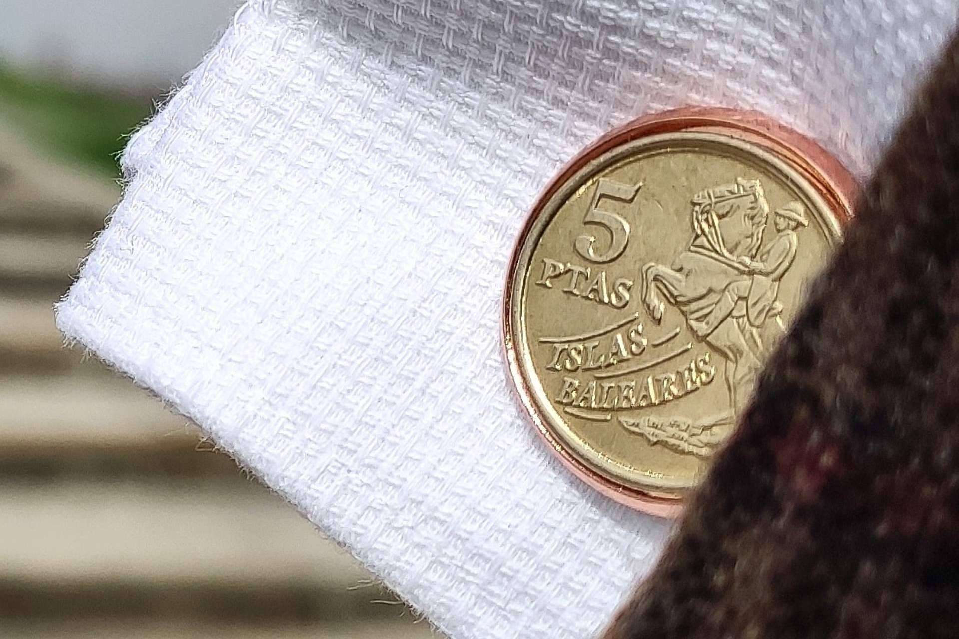 Una opción perfecta para los regalos de Navidad, los elegantes gemelos de la marca Genumis