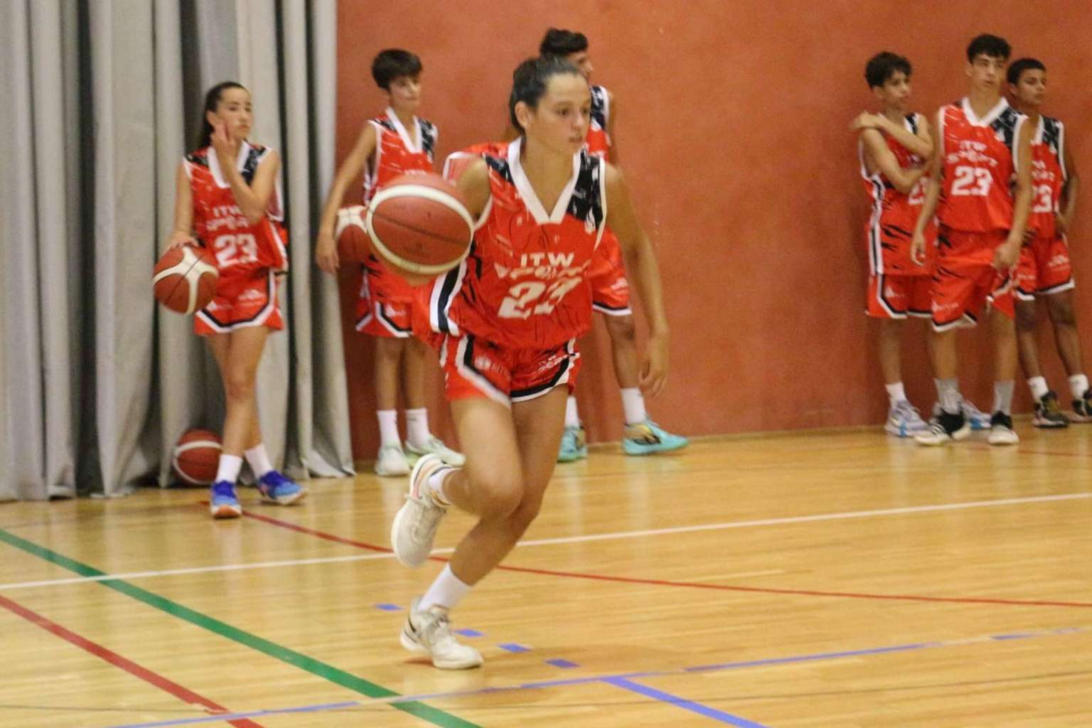 ITW Sport ofrece un programa de entrenamiento y tecnificación del baloncesto