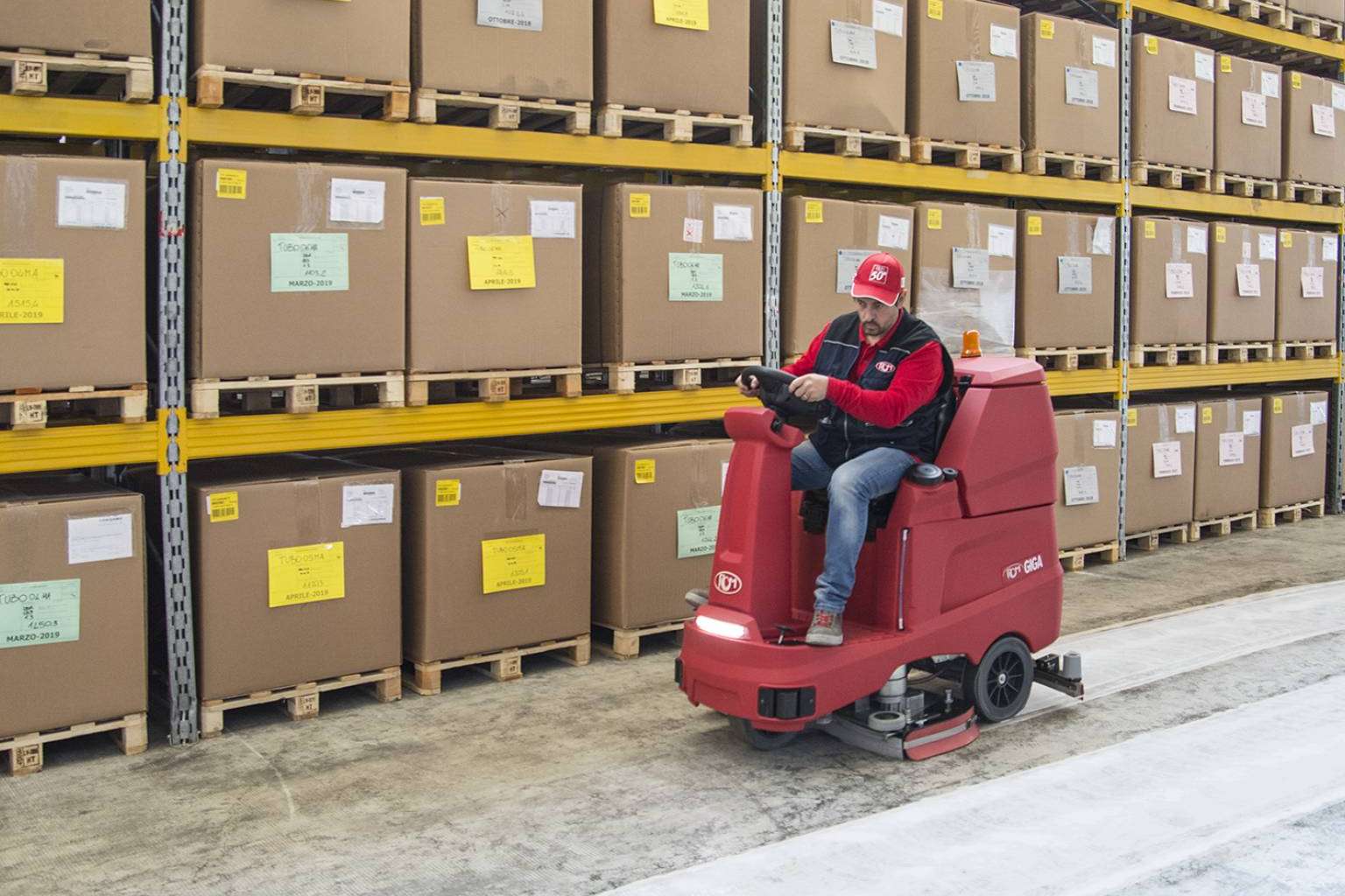 Venta de maquinaria de limpieza industrial en RCM Ibérica