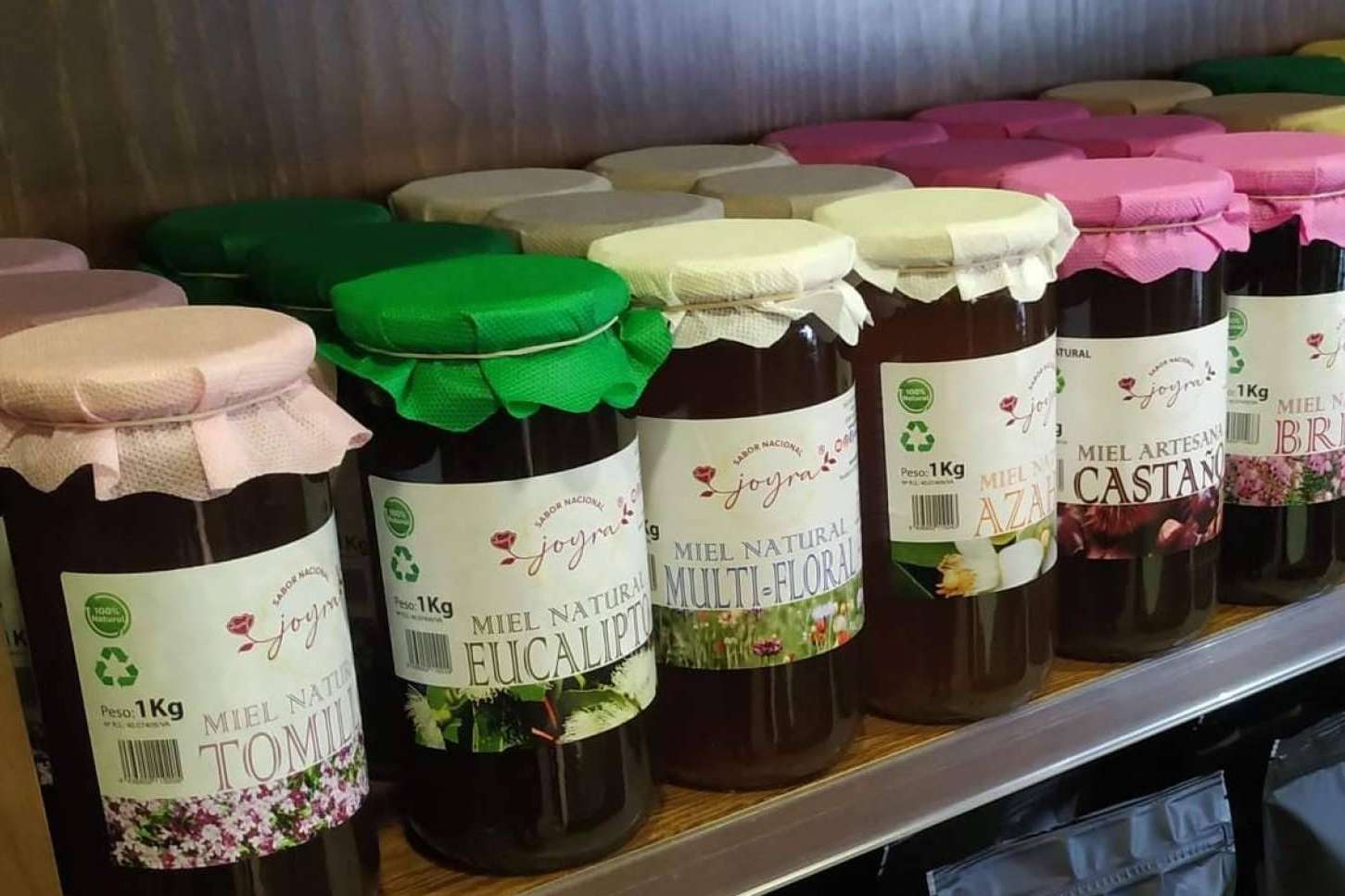 Más de 20 variedades de miel procedente de unos 30 apicultores de toda España, en Joyra Sabor Nacional