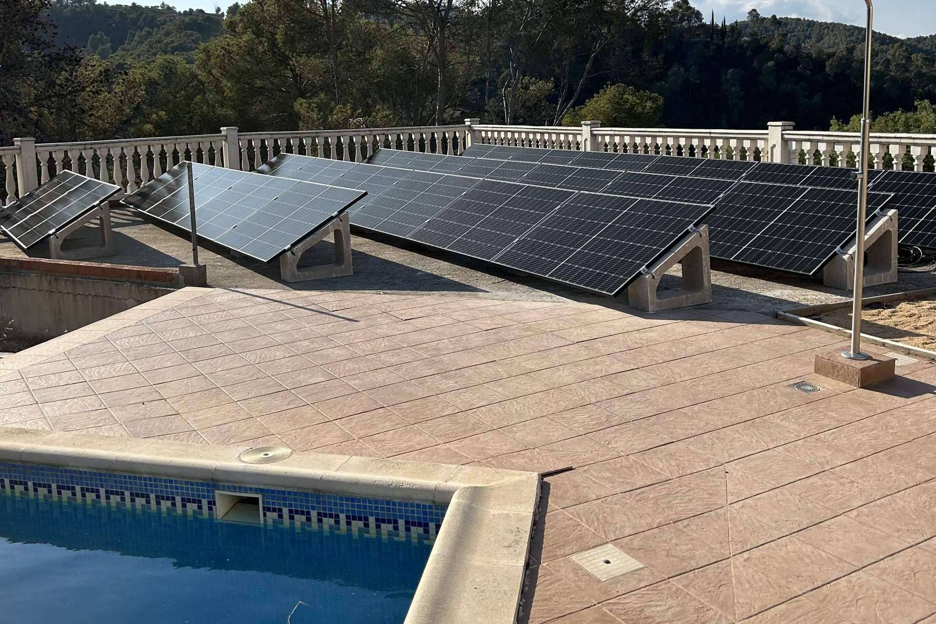 Cireval Electrónica SL apuesta por las instalaciones fotovoltaicas con microinversores