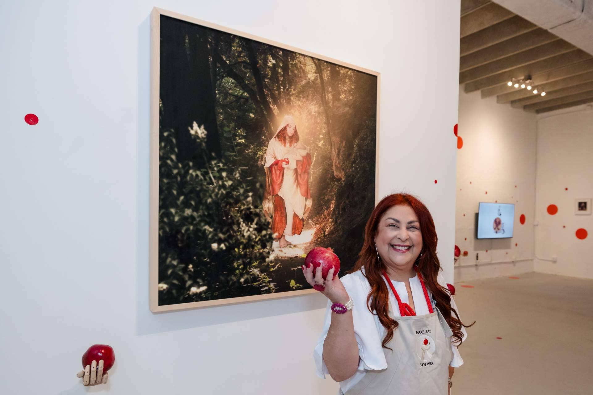 Comida de Guerra expone 'El fruto prohibido. Objeto de deseo' en Miami